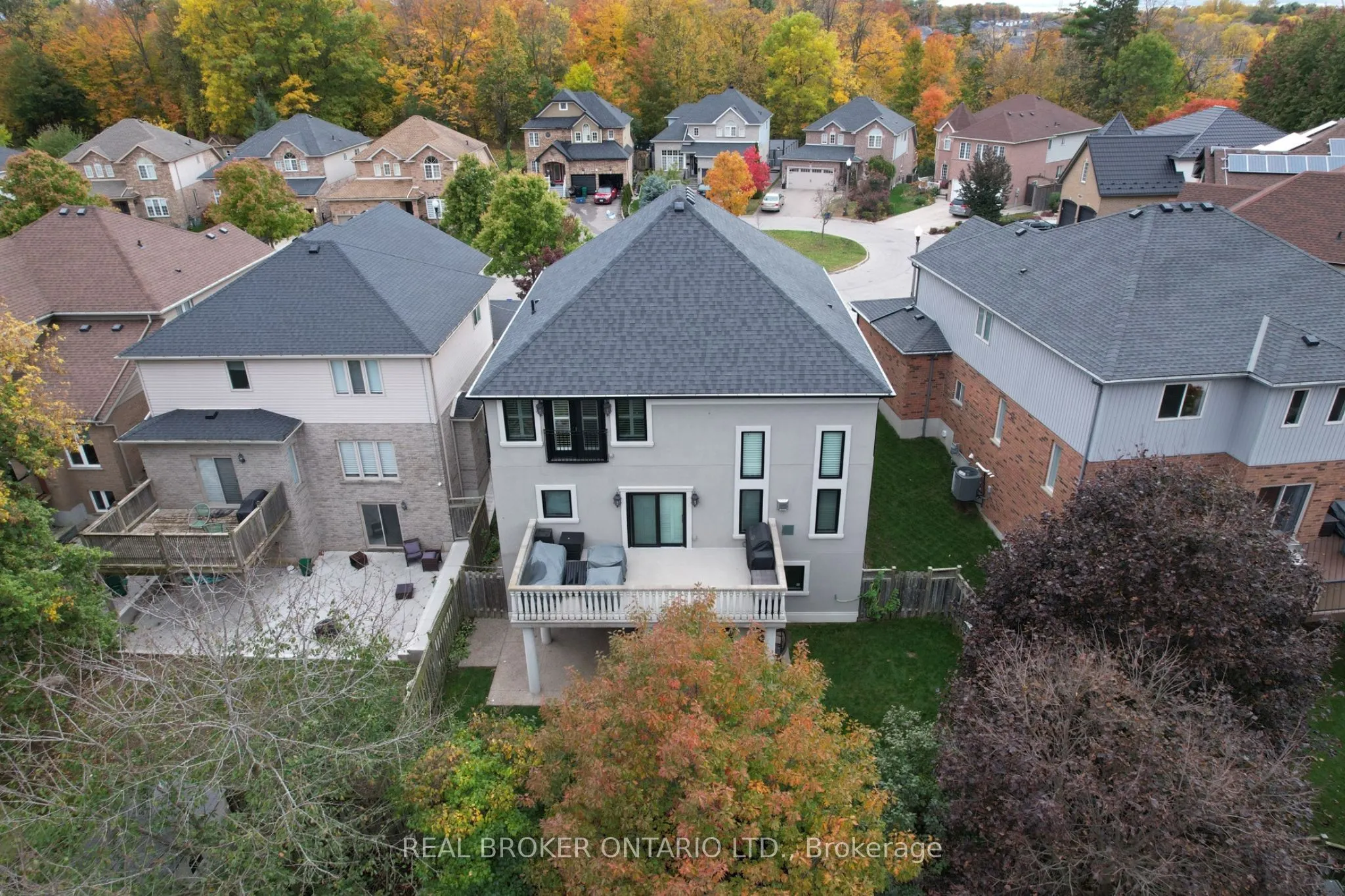 916 Foxbrook Court