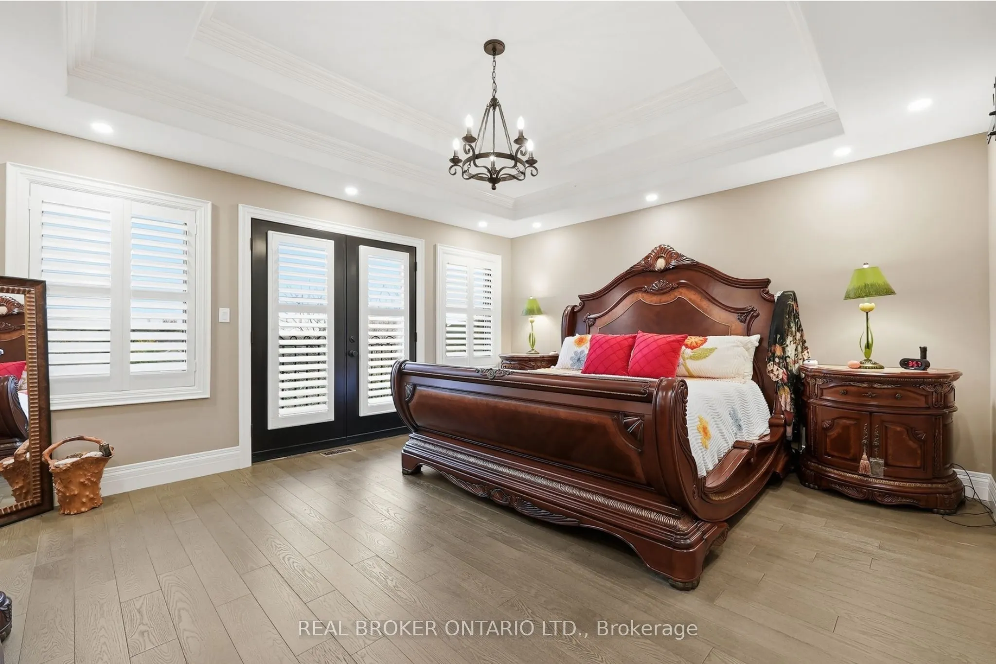 916 Foxbrook Court
