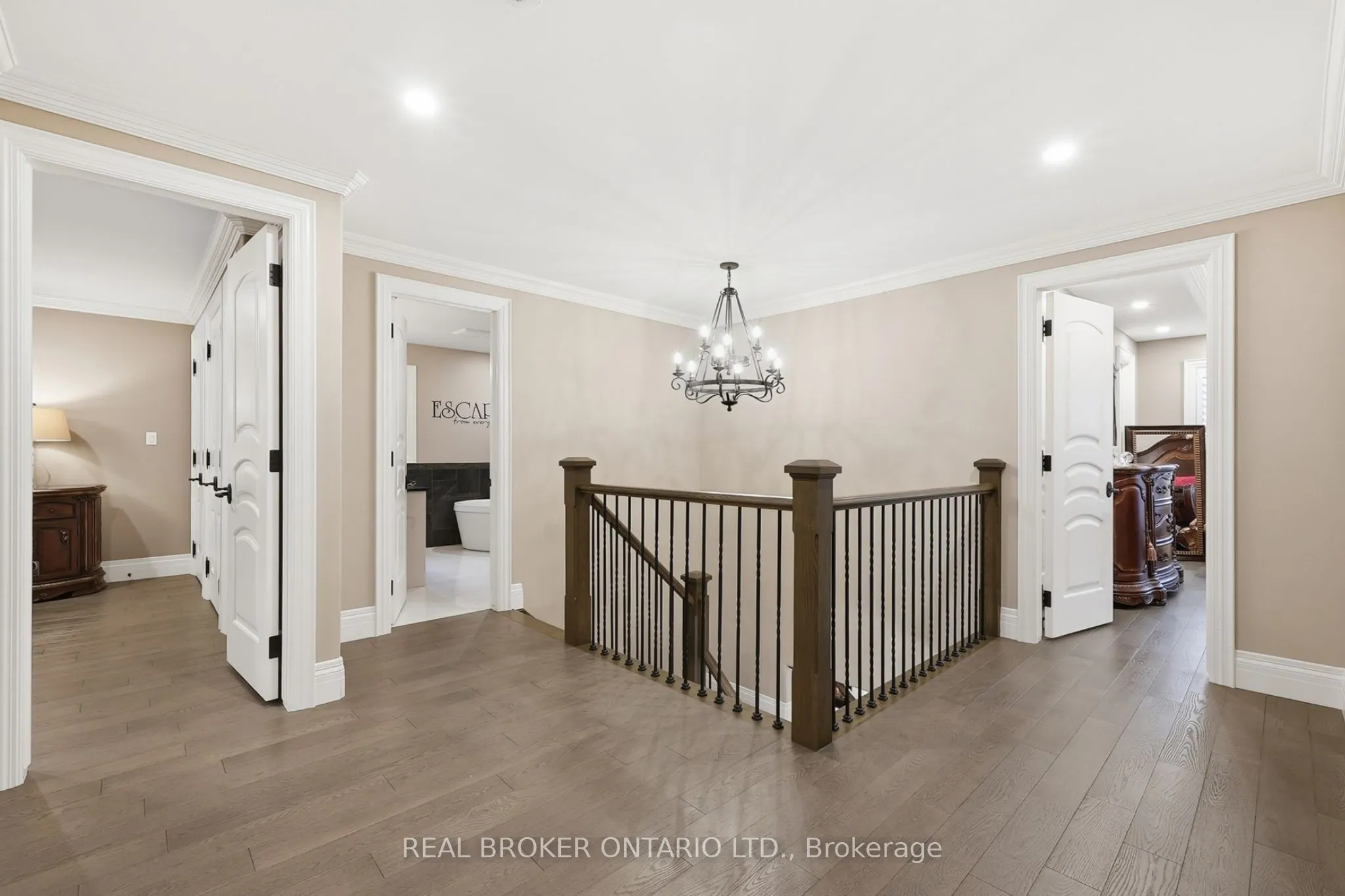916 Foxbrook Court