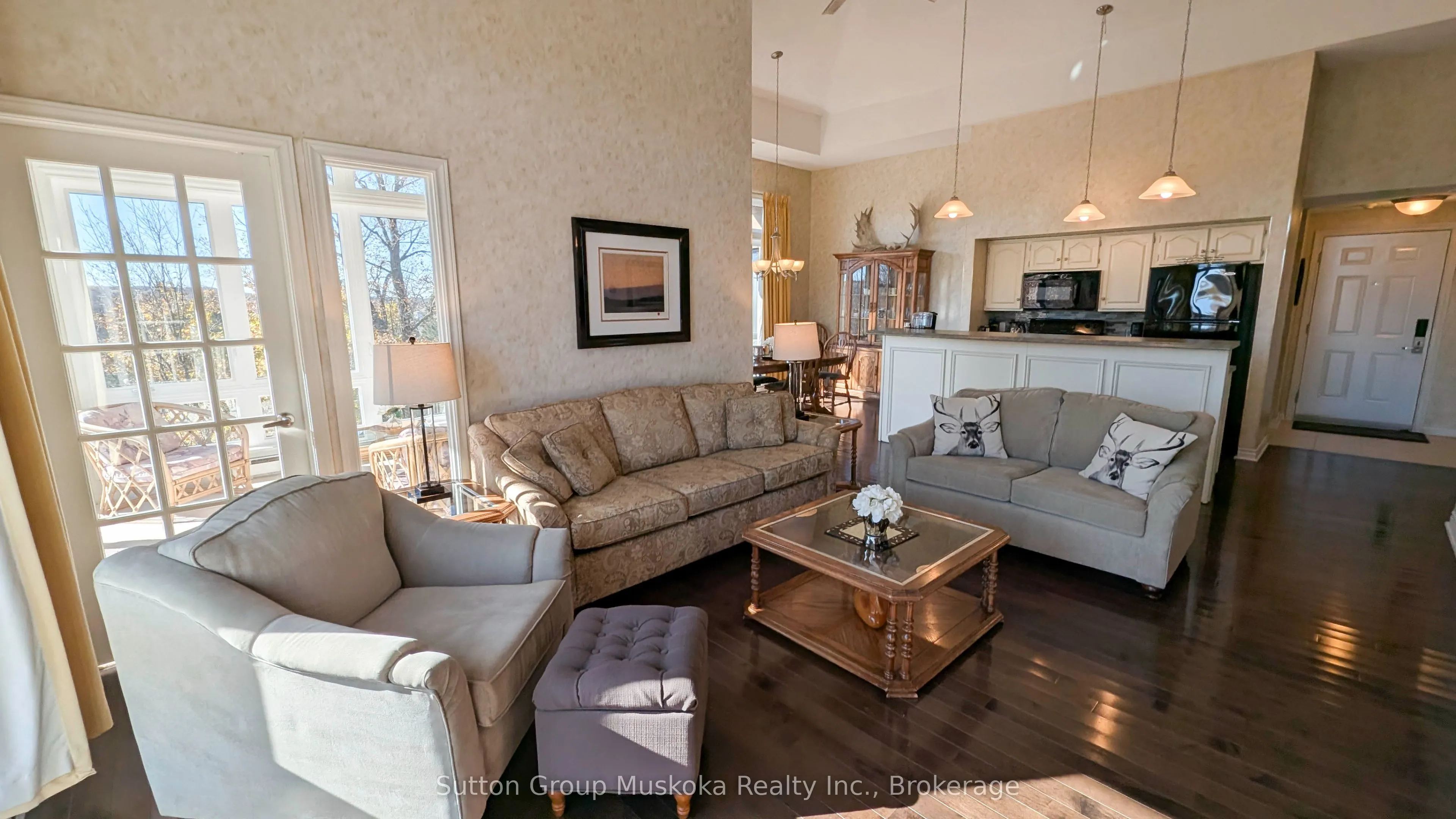 19 Oakridge - Deerhurst Drive #302
