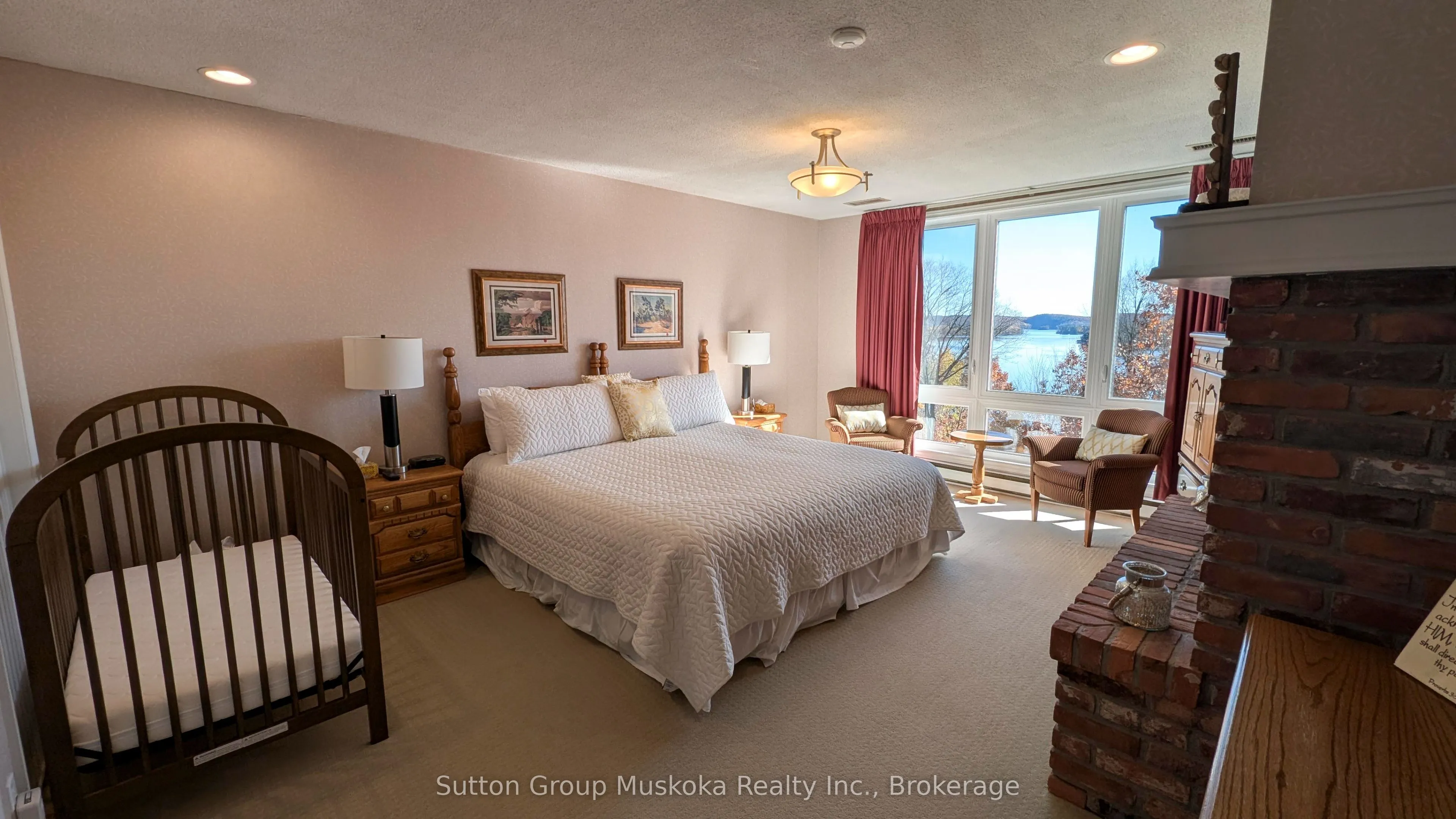 19 Oakridge - Deerhurst Drive #302