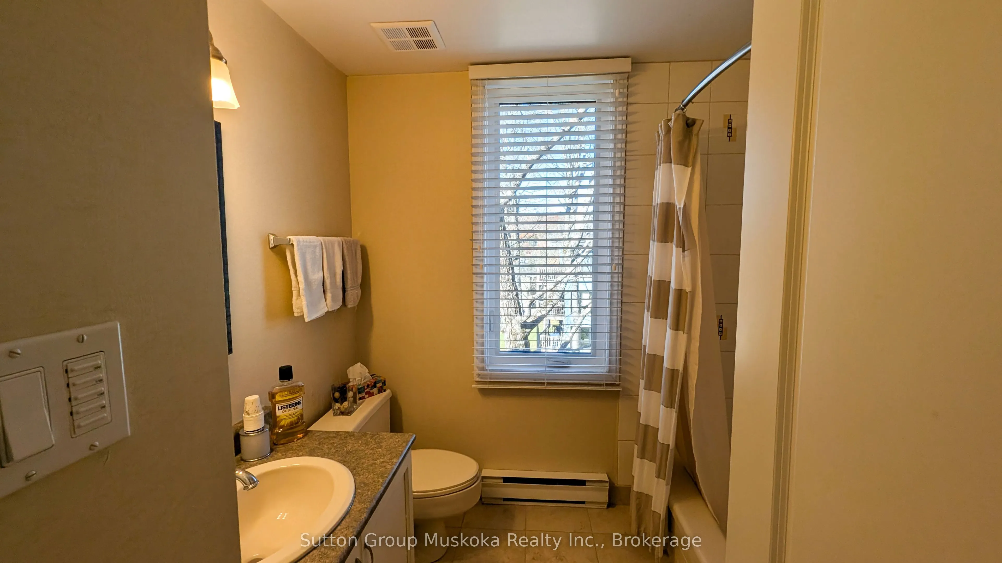 19 Oakridge - Deerhurst Drive #302