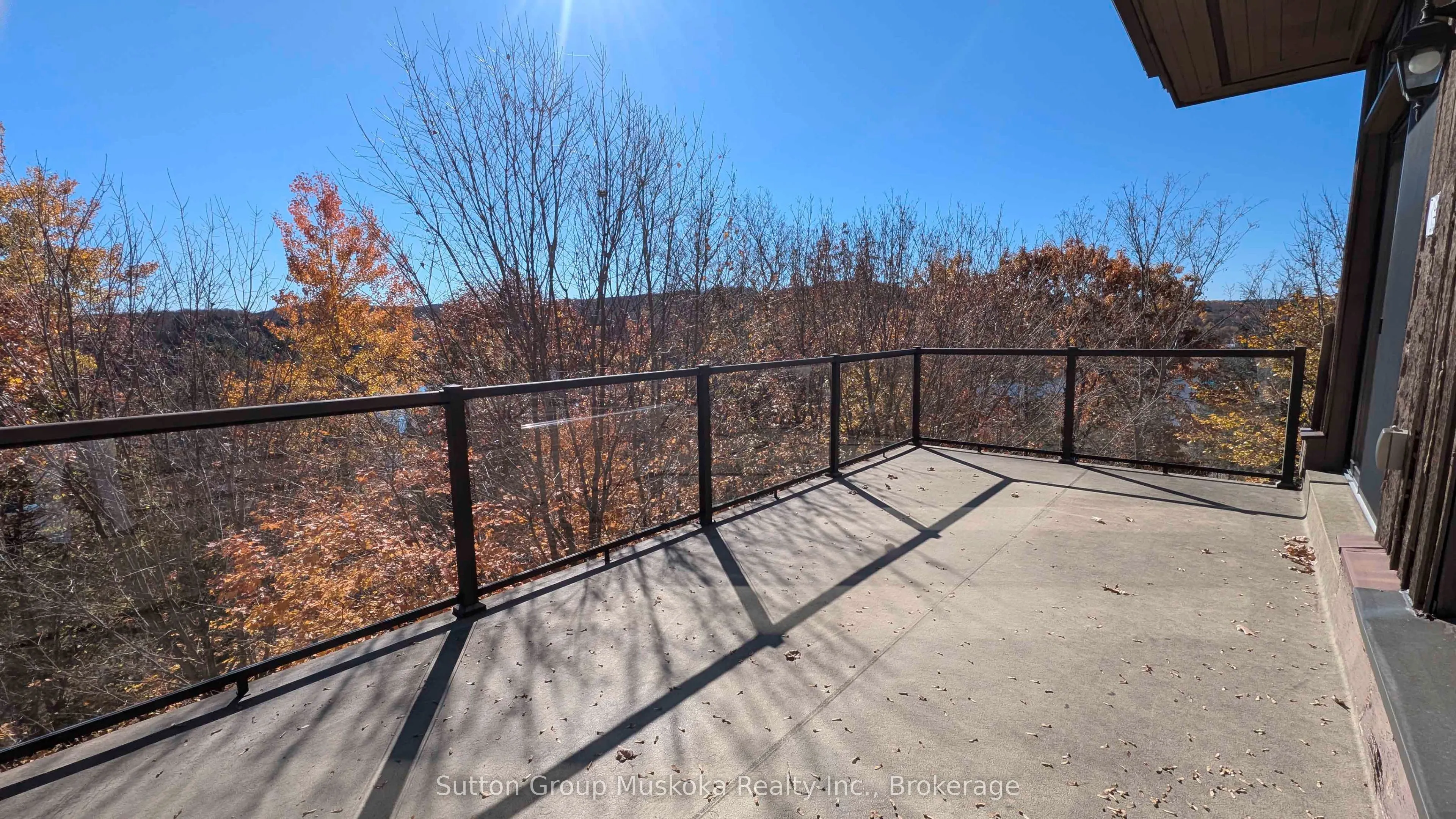 19 Oakridge - Deerhurst Drive #302