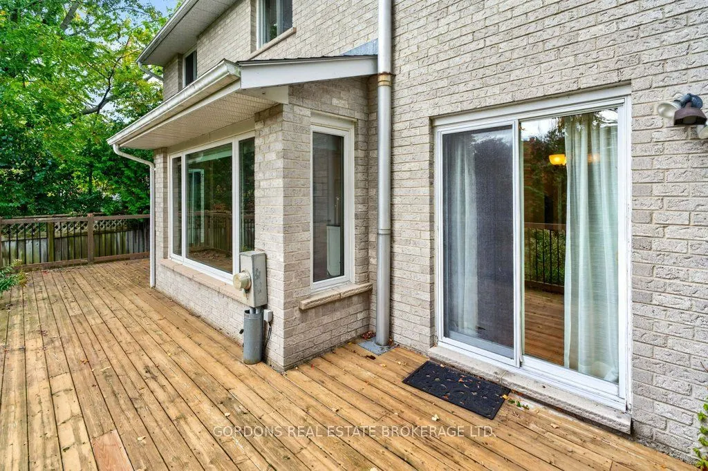 12 Casterton Avenue