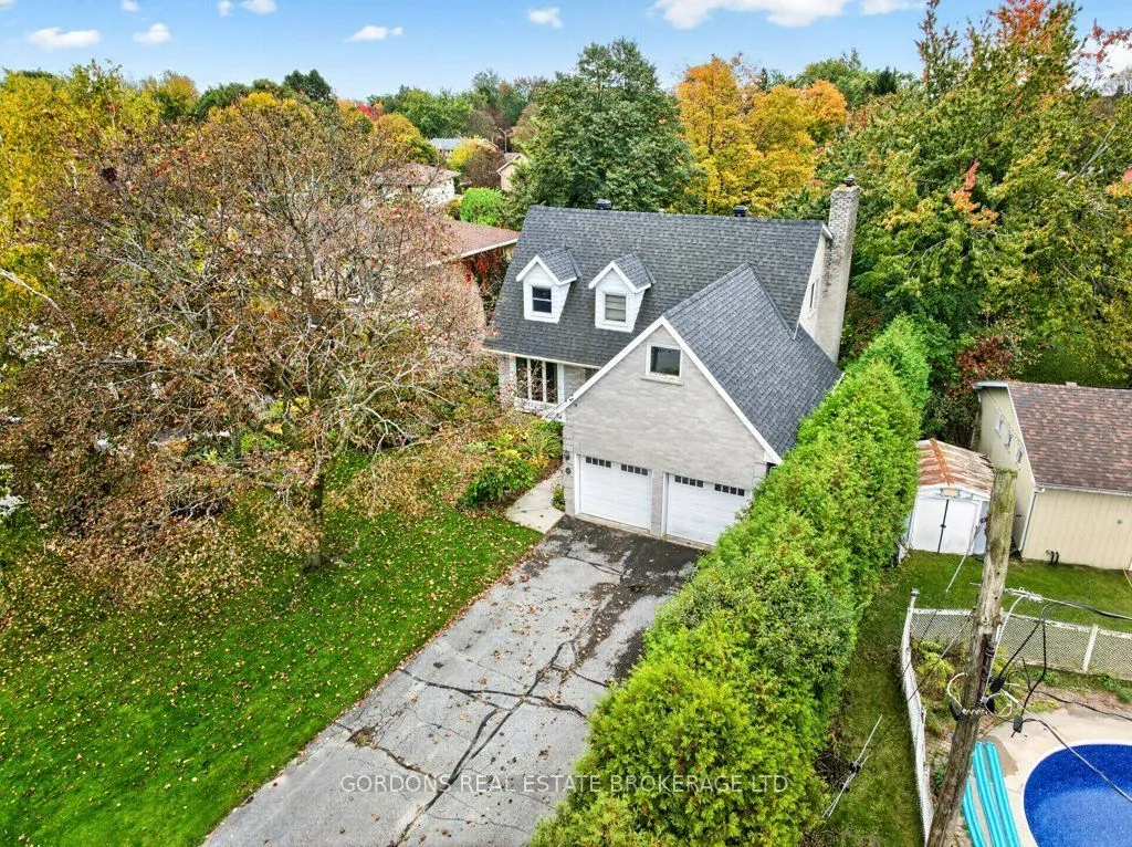 12 Casterton Avenue