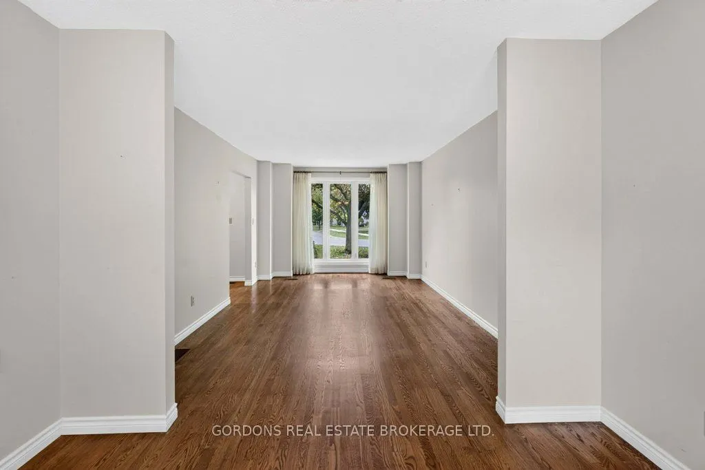 12 Casterton Avenue