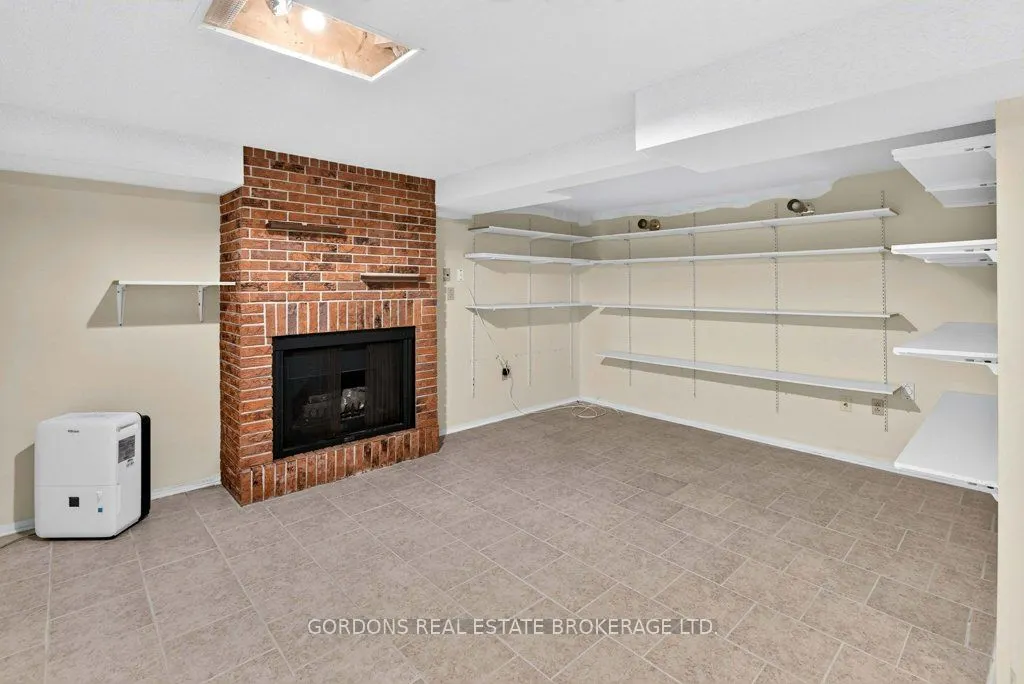 12 Casterton Avenue