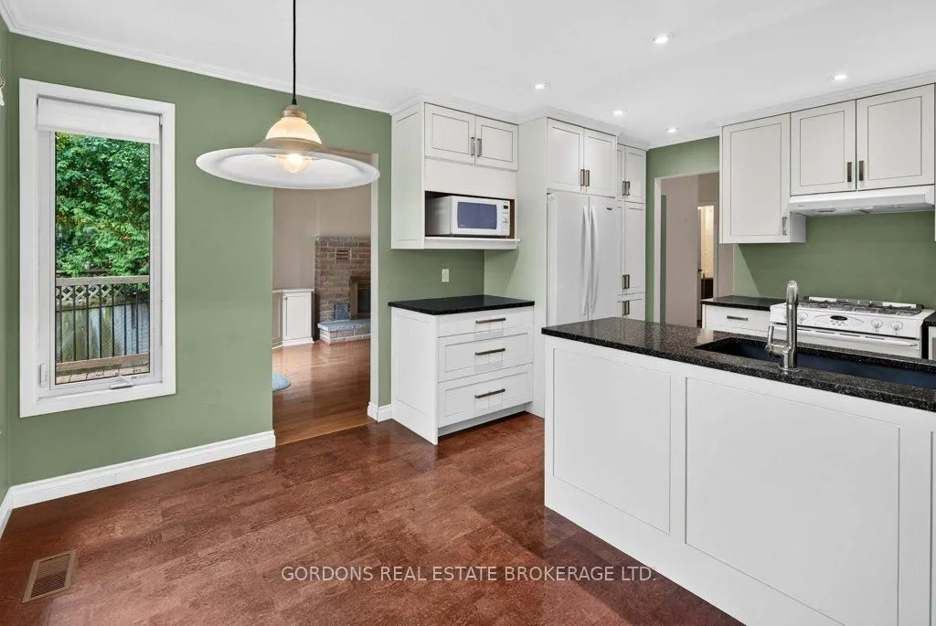 12 Casterton Avenue