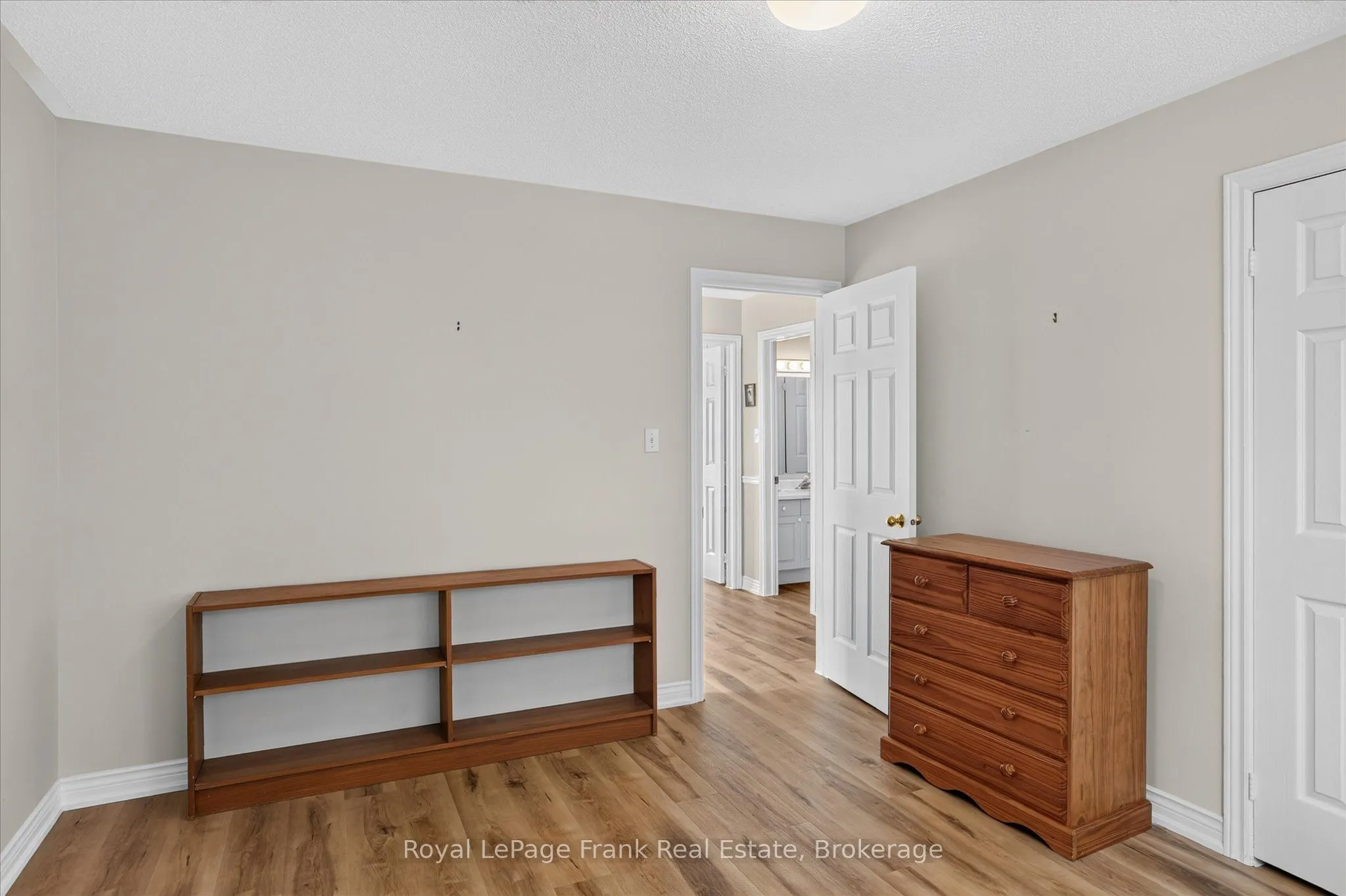 1544 Glenforest Crescent