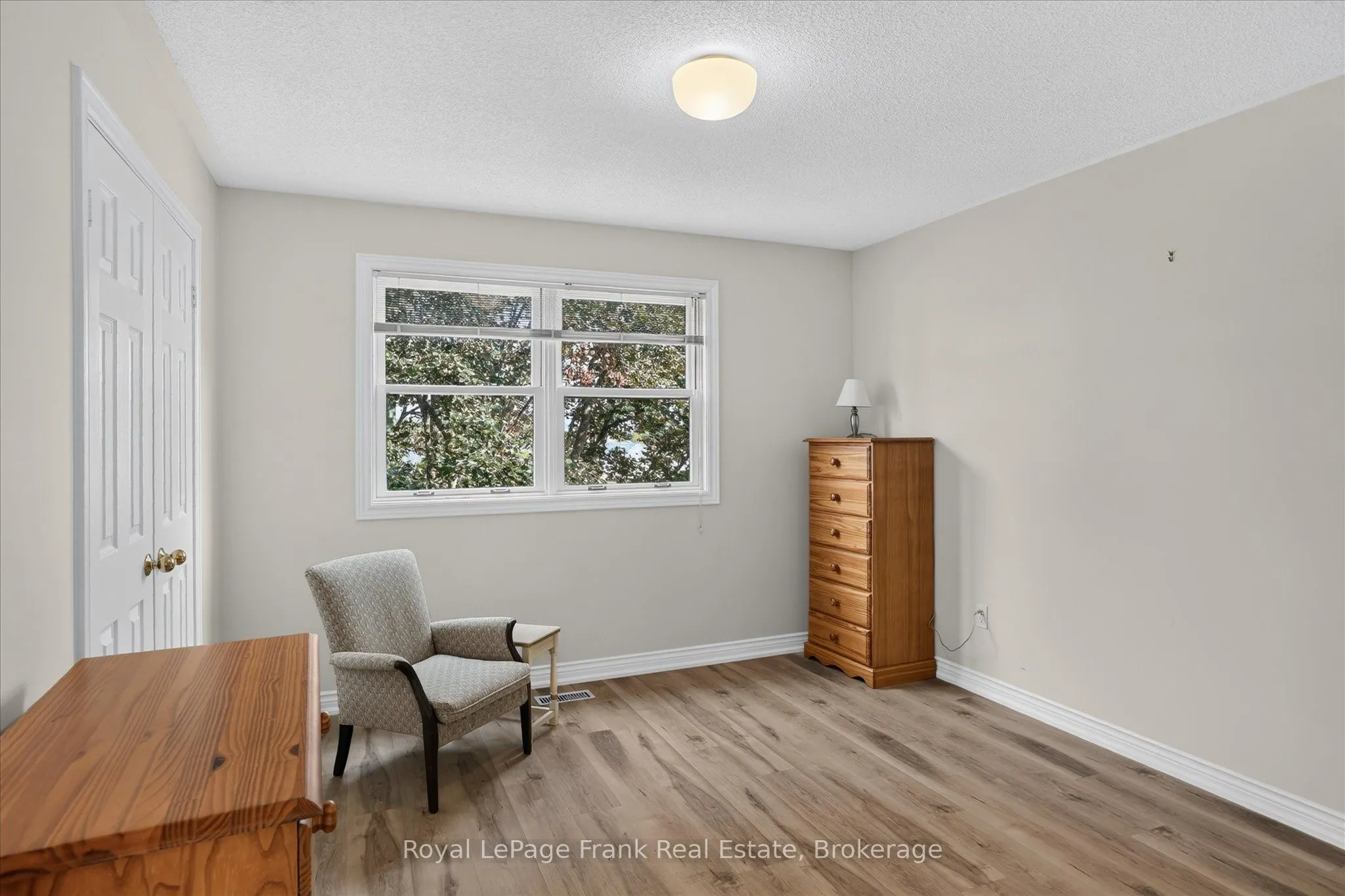 1544 Glenforest Crescent