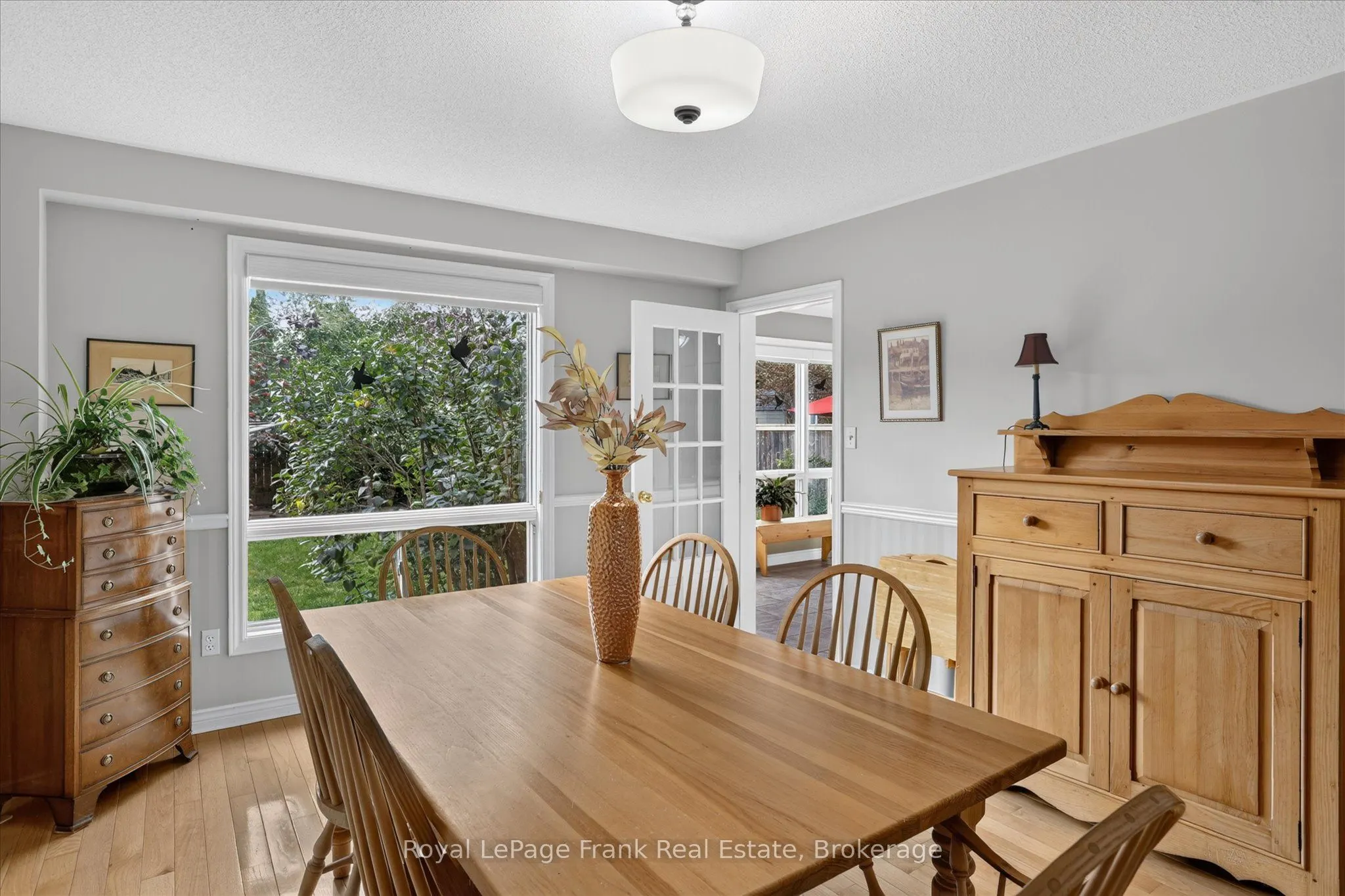 1544 Glenforest Crescent