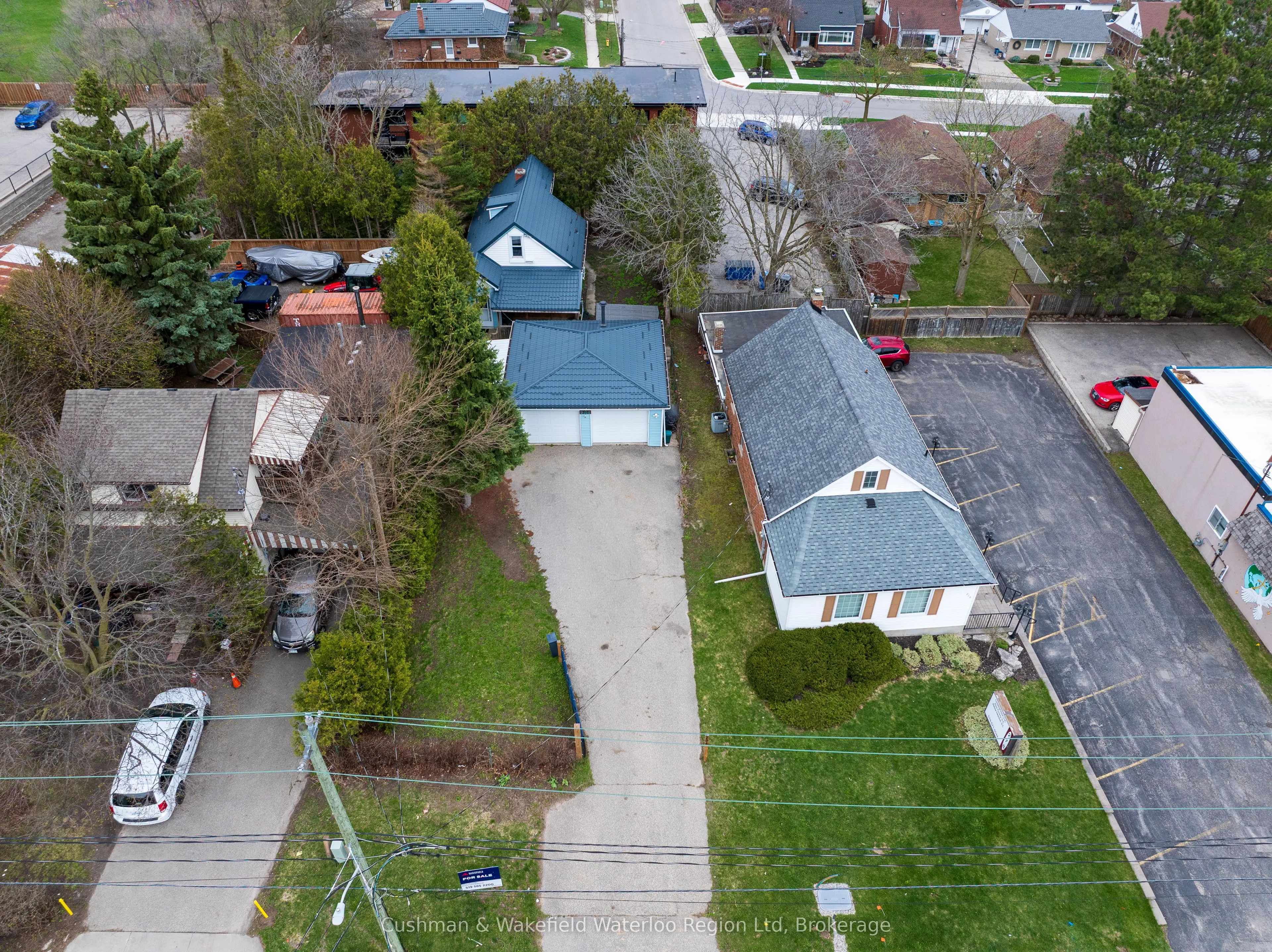 284 Lawrence Avenue