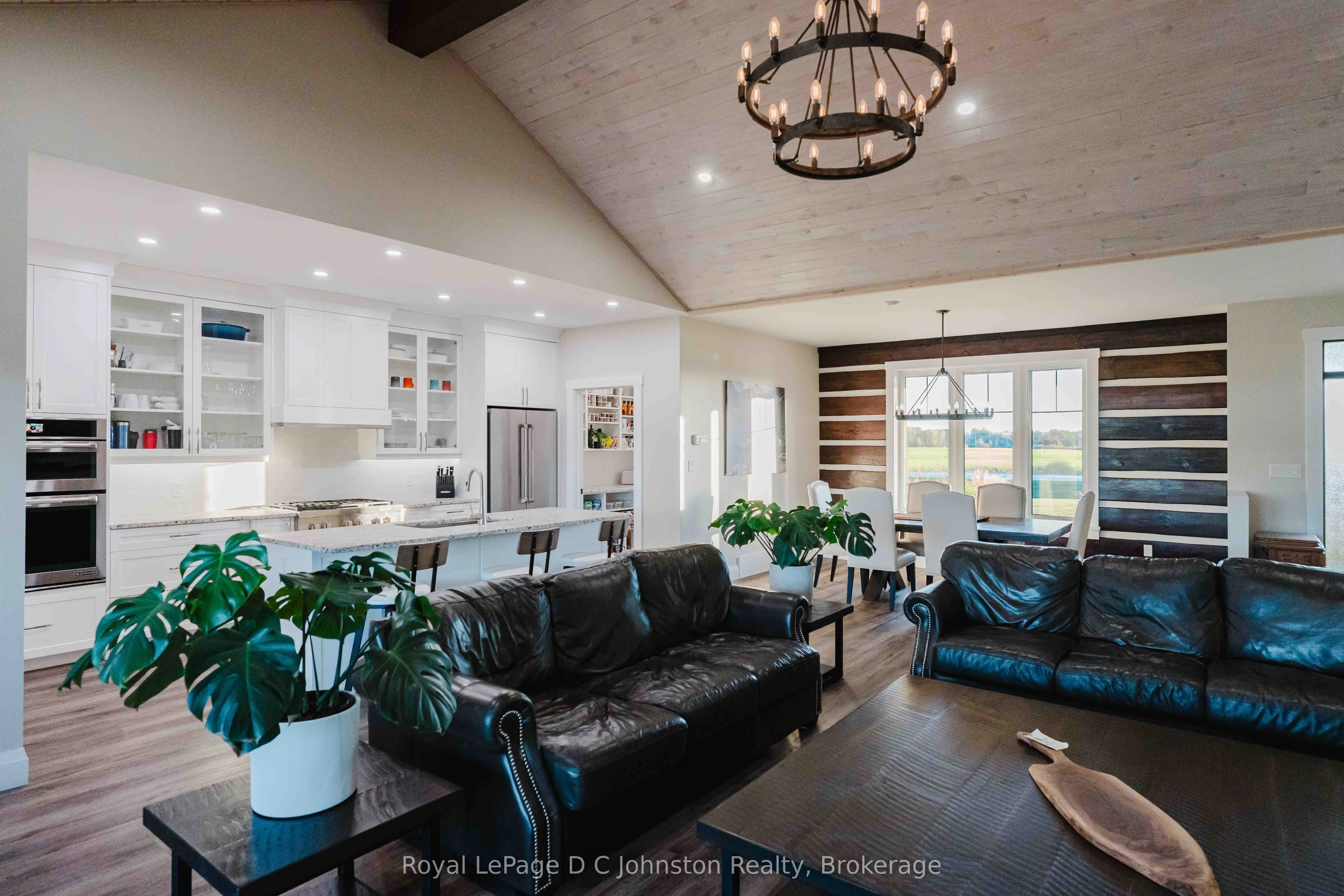 5262 Bruce Road 3 Road