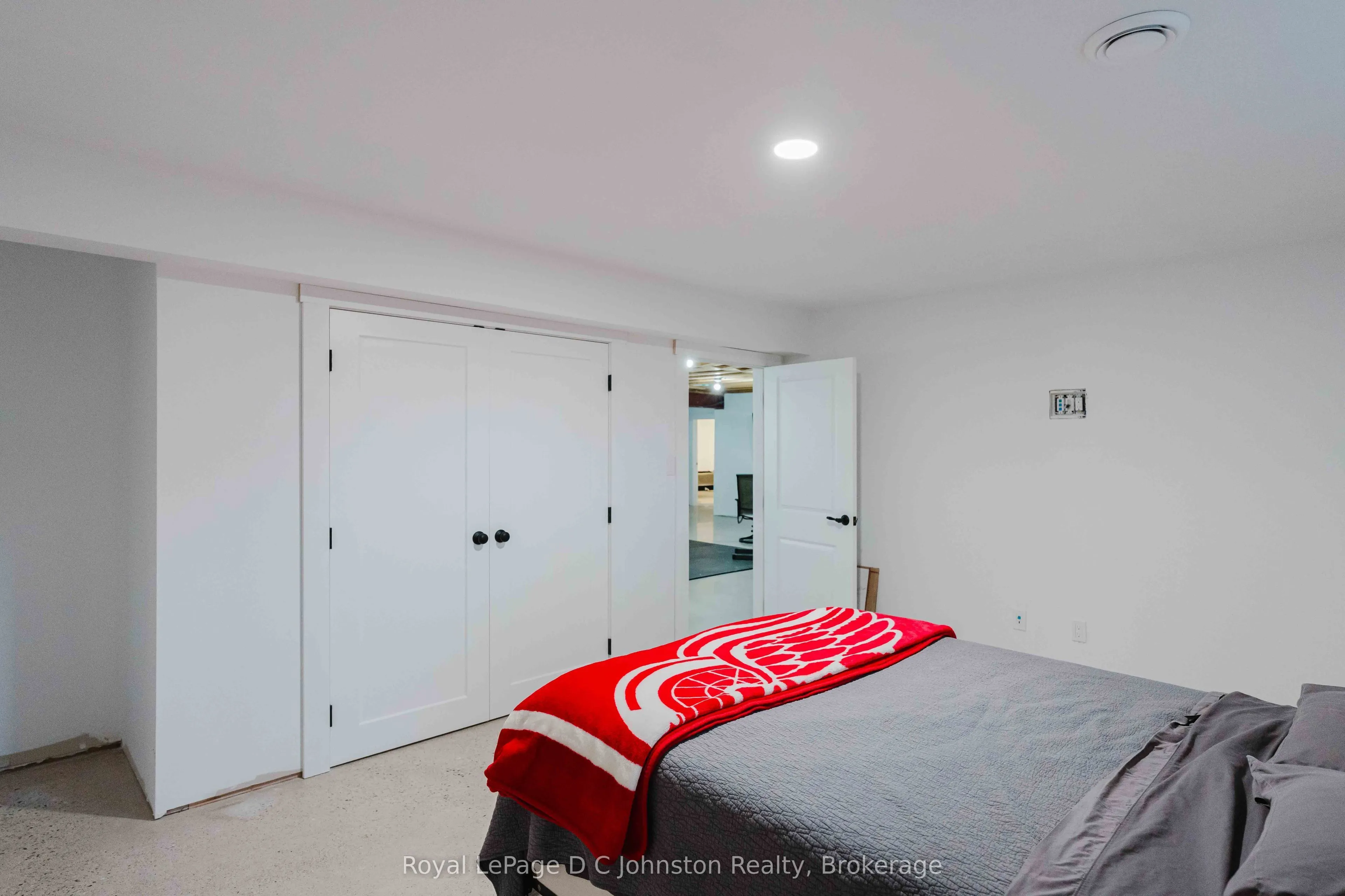 5262 Bruce Road 3 Road