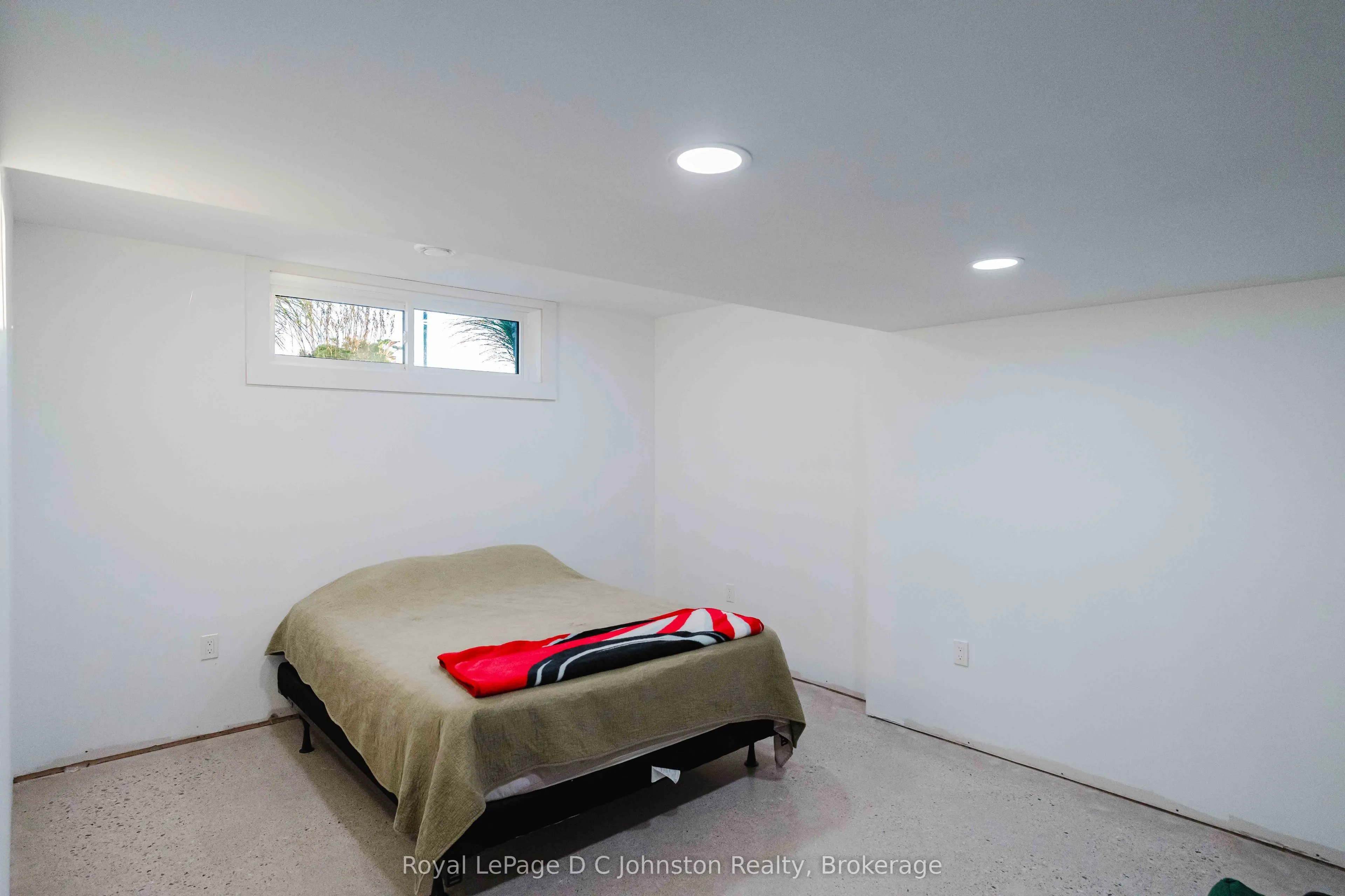 5262 Bruce Road 3 Road