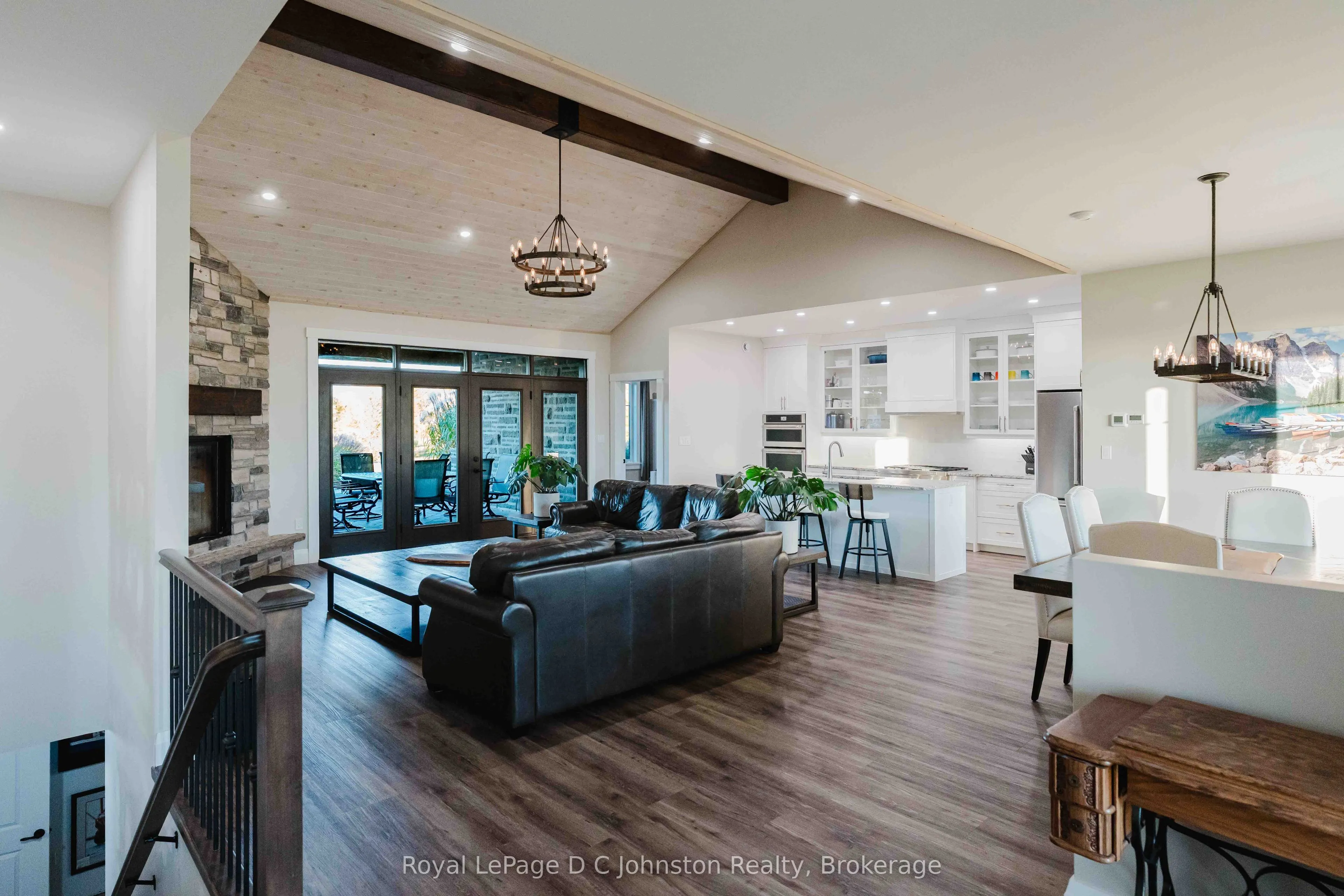 5262 Bruce Road 3 Road