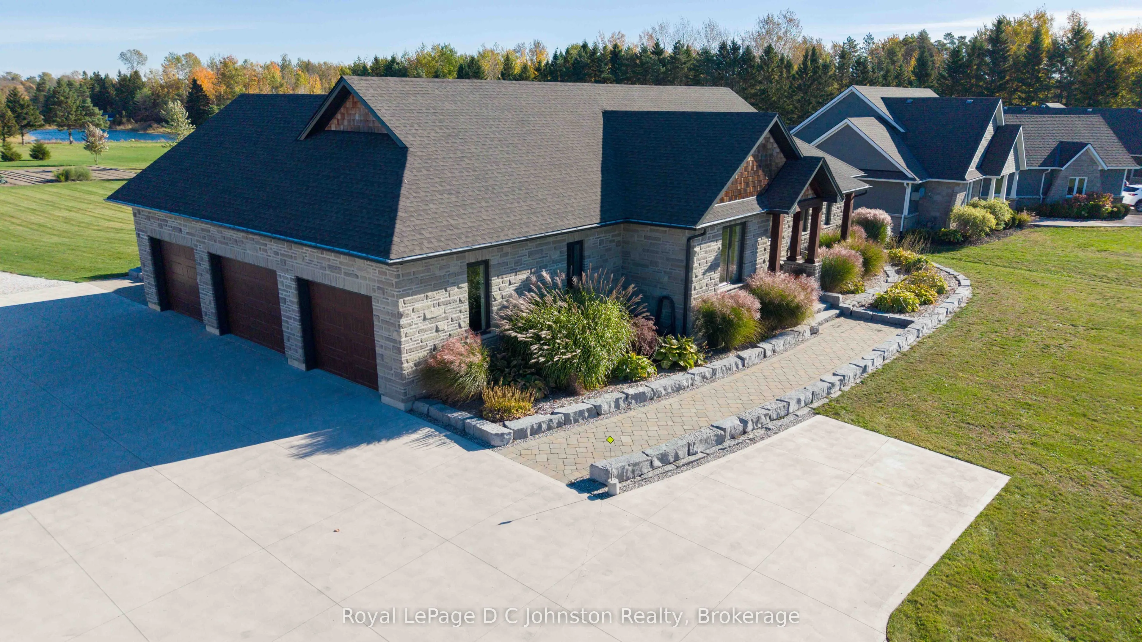 5262 Bruce Road 3 Road