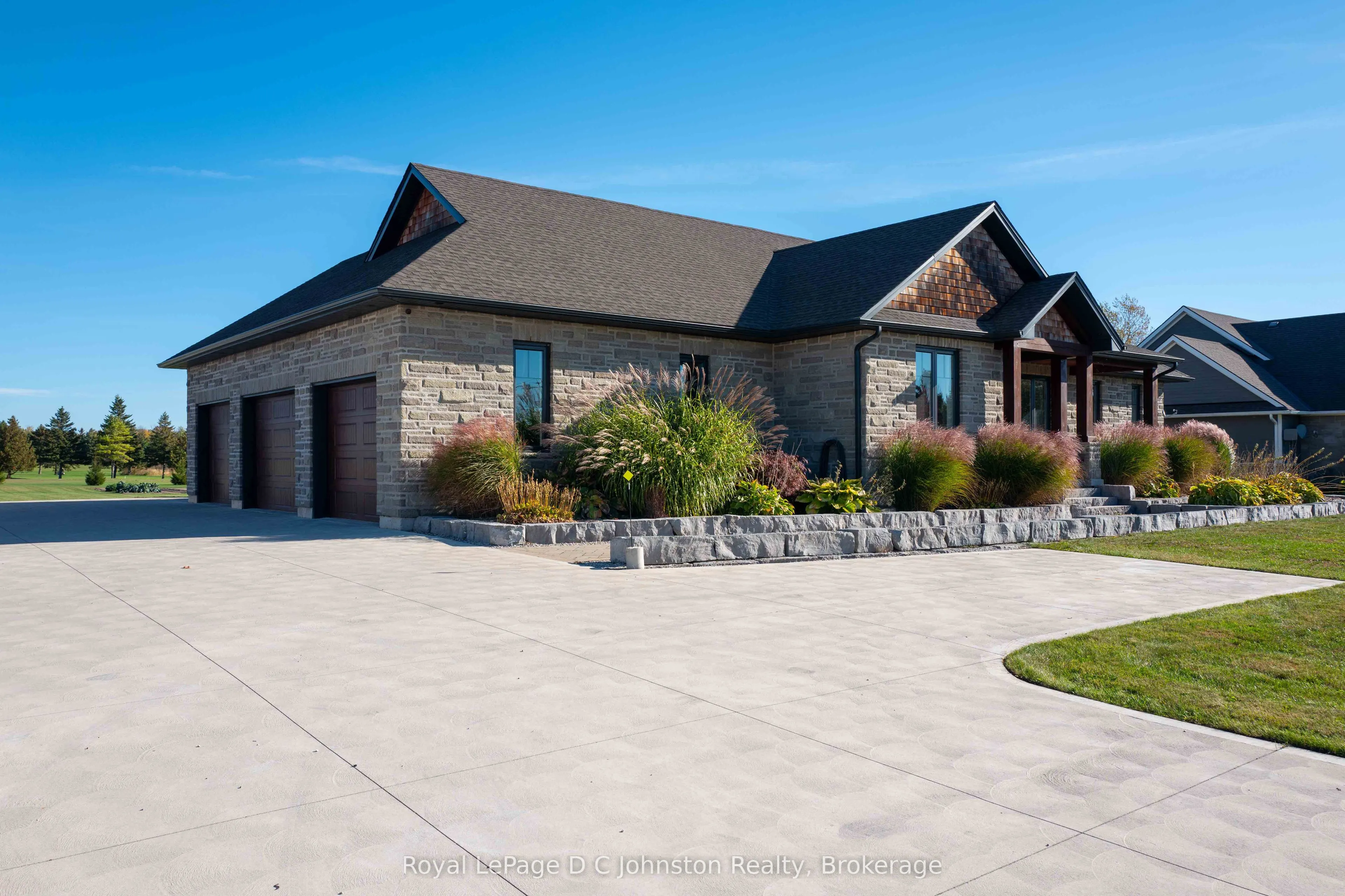 5262 Bruce Road 3 Road
