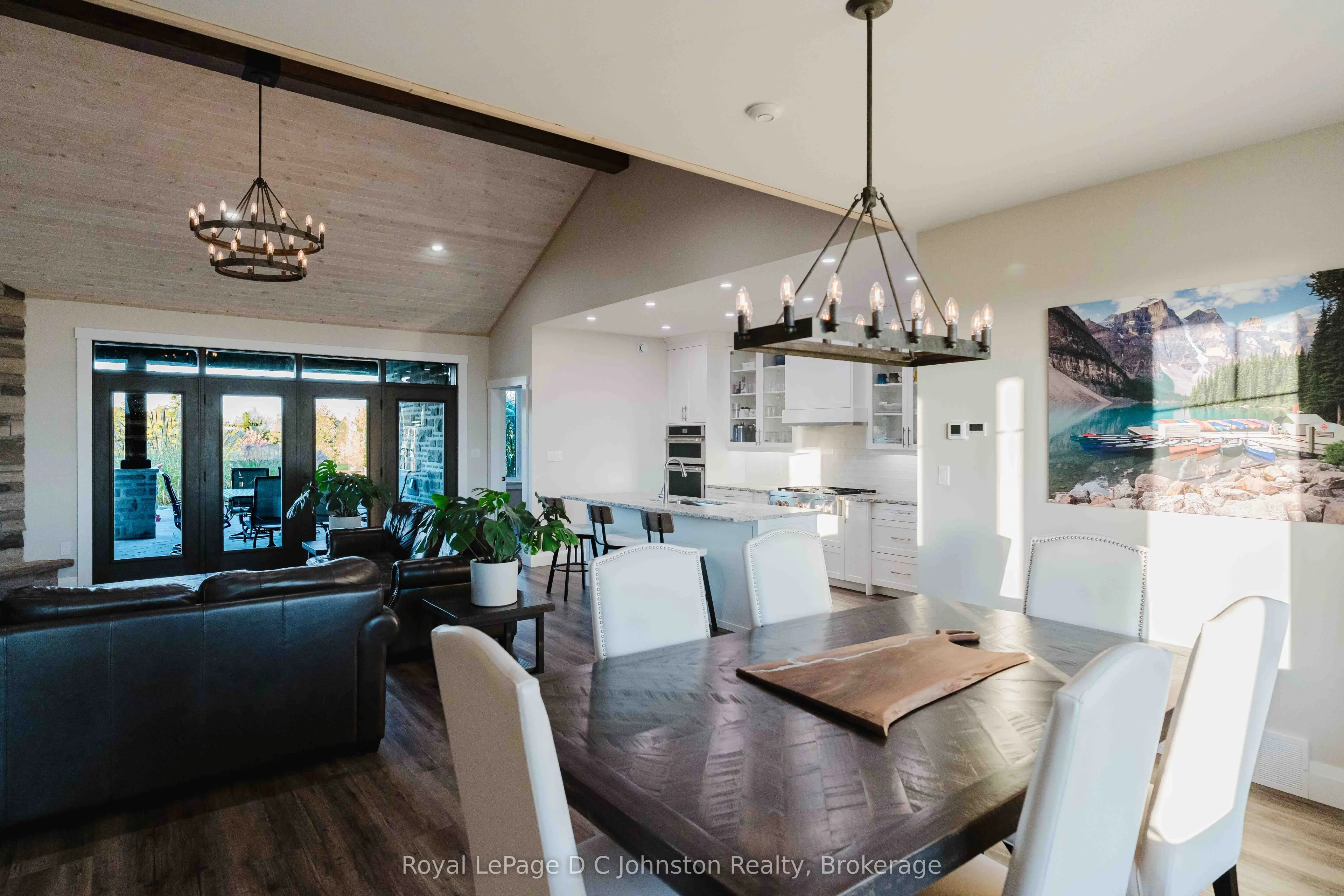 5262 Bruce Road 3 Road