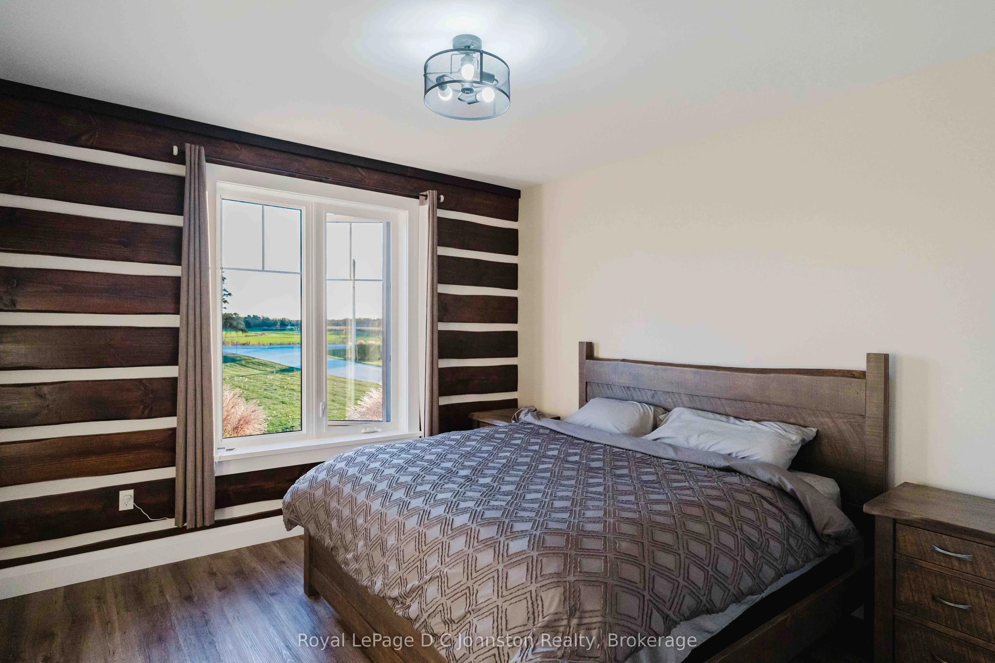 5262 Bruce Road 3 Road