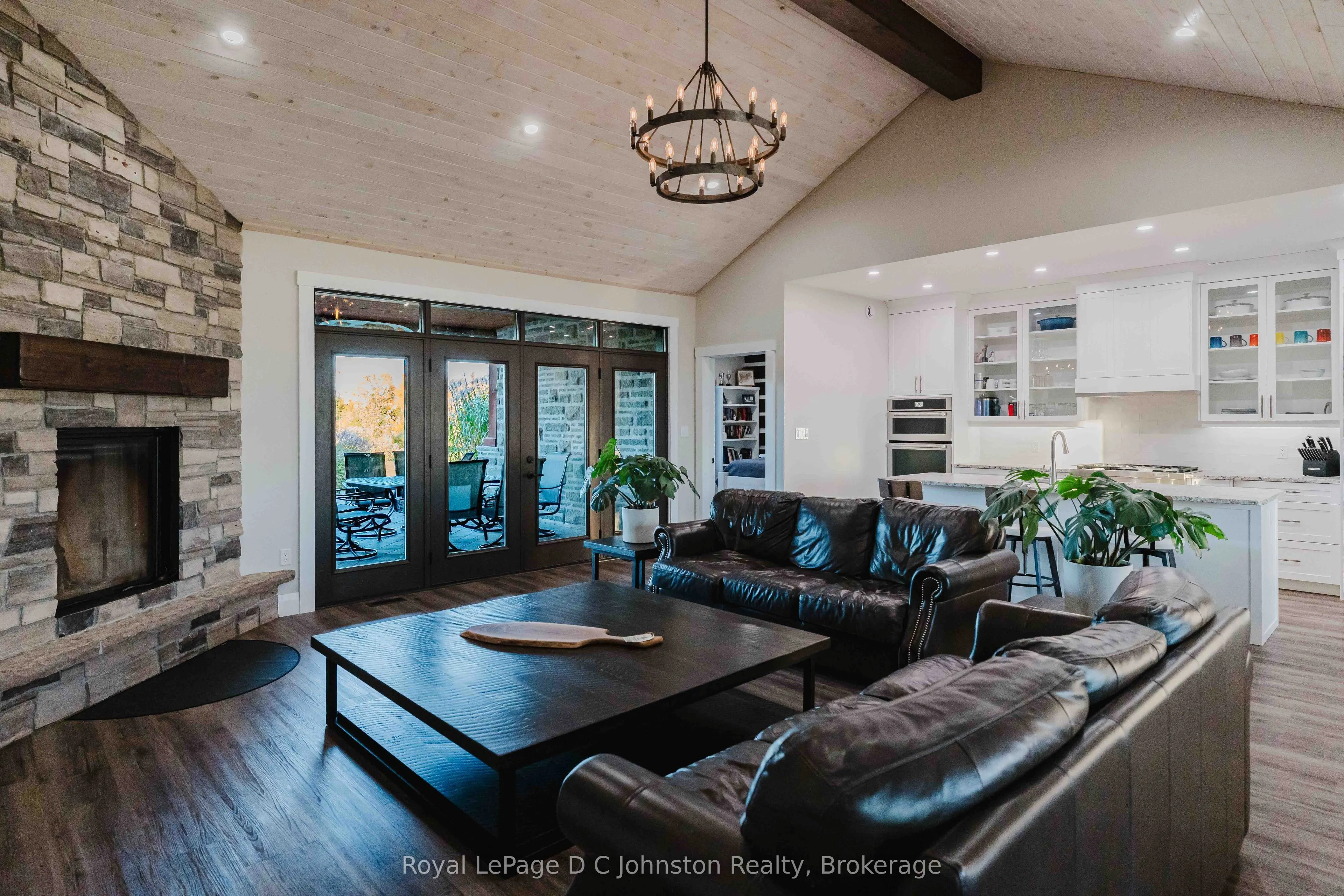 5262 Bruce Road 3 Road