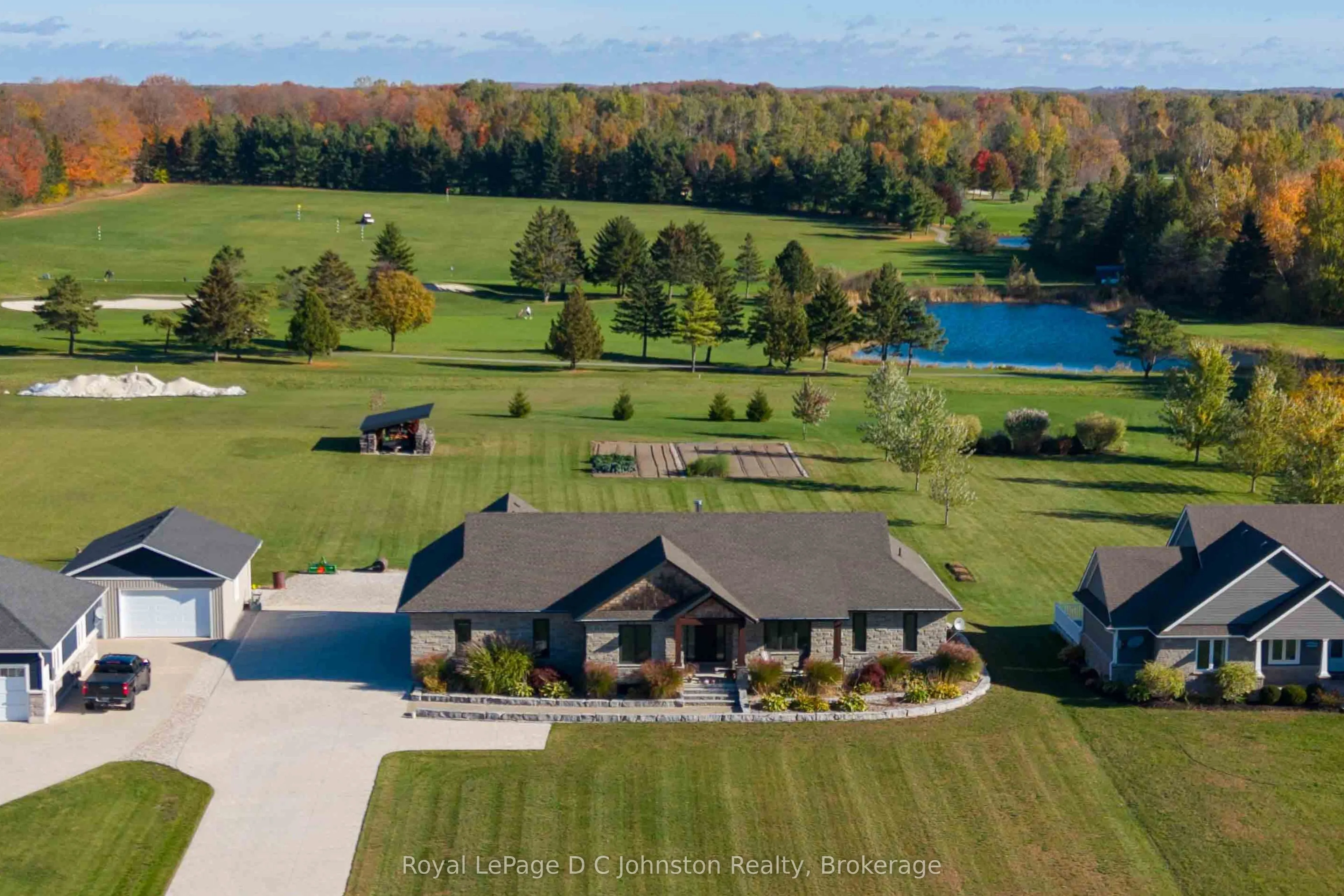 5262 Bruce Road 3 Road