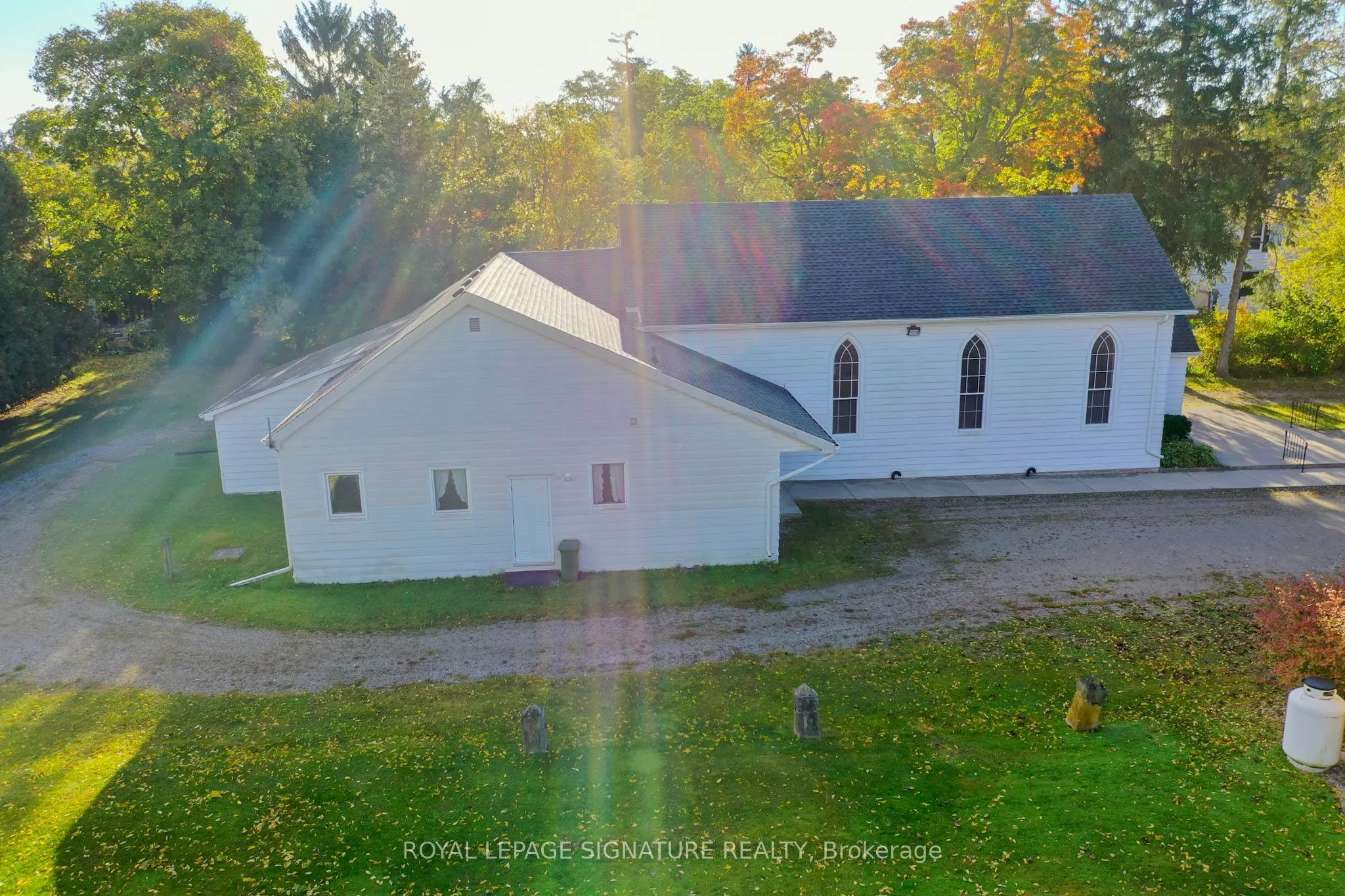 792 Old Highway 8