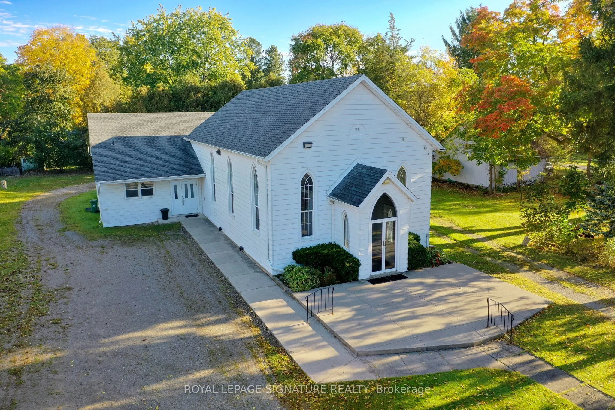 792 Old Highway 8