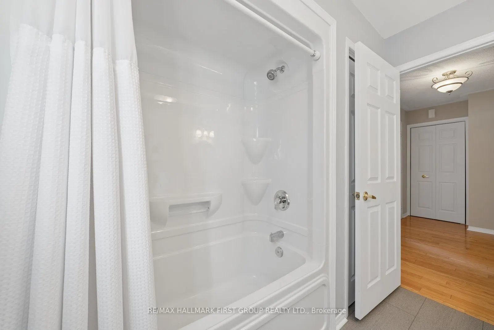 47 Springwood Crescent