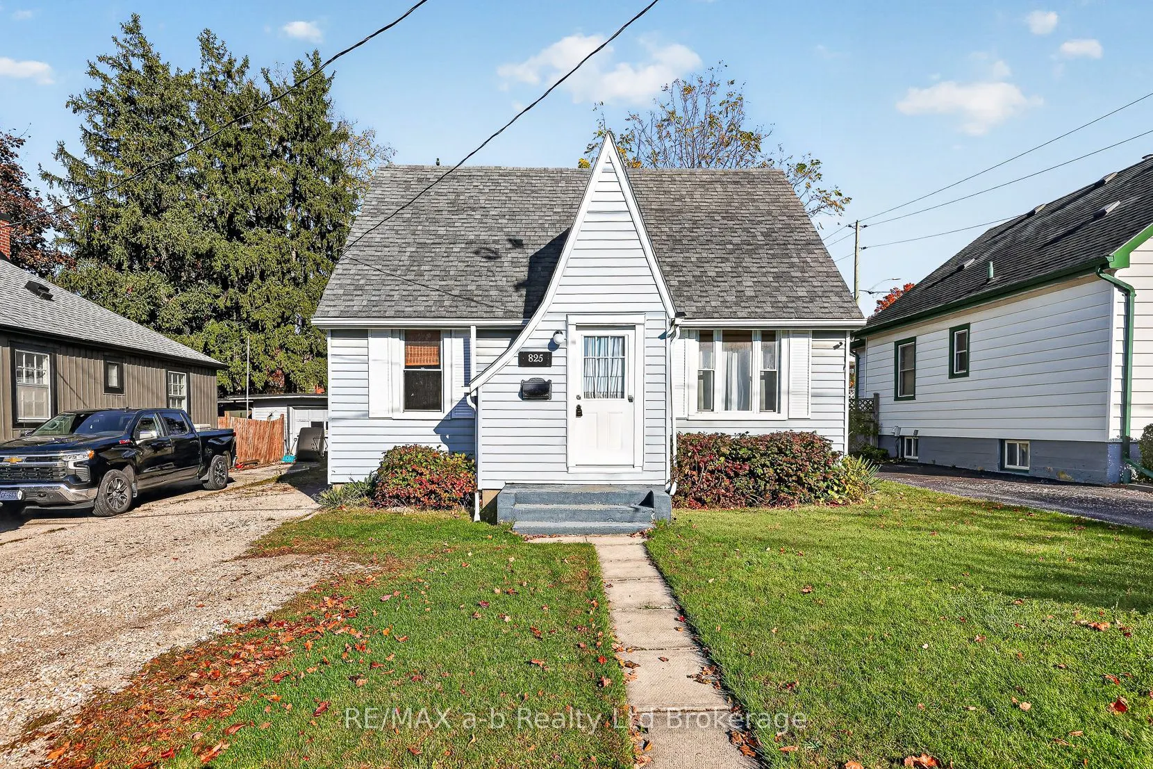 825 James Street