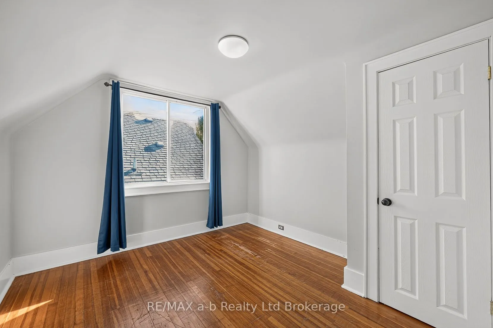 825 James Street