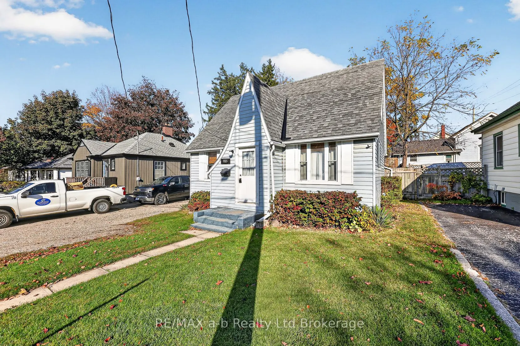 825 James Street