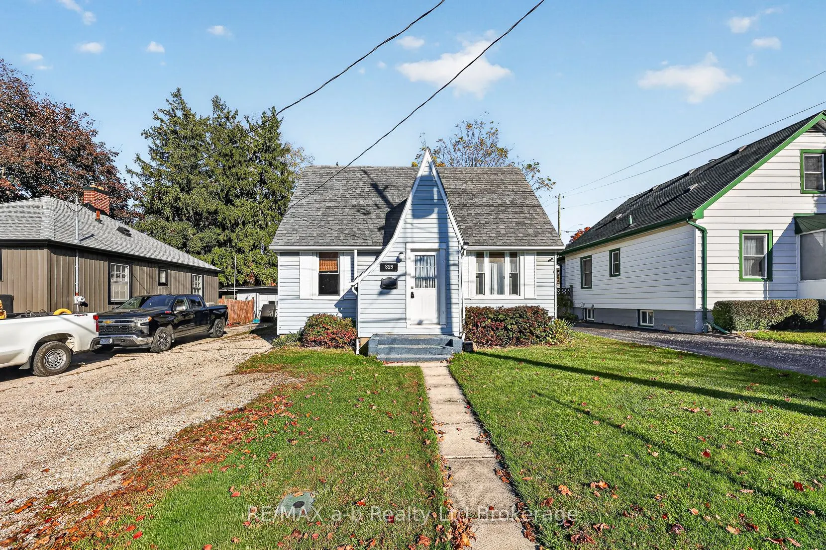 825 James Street
