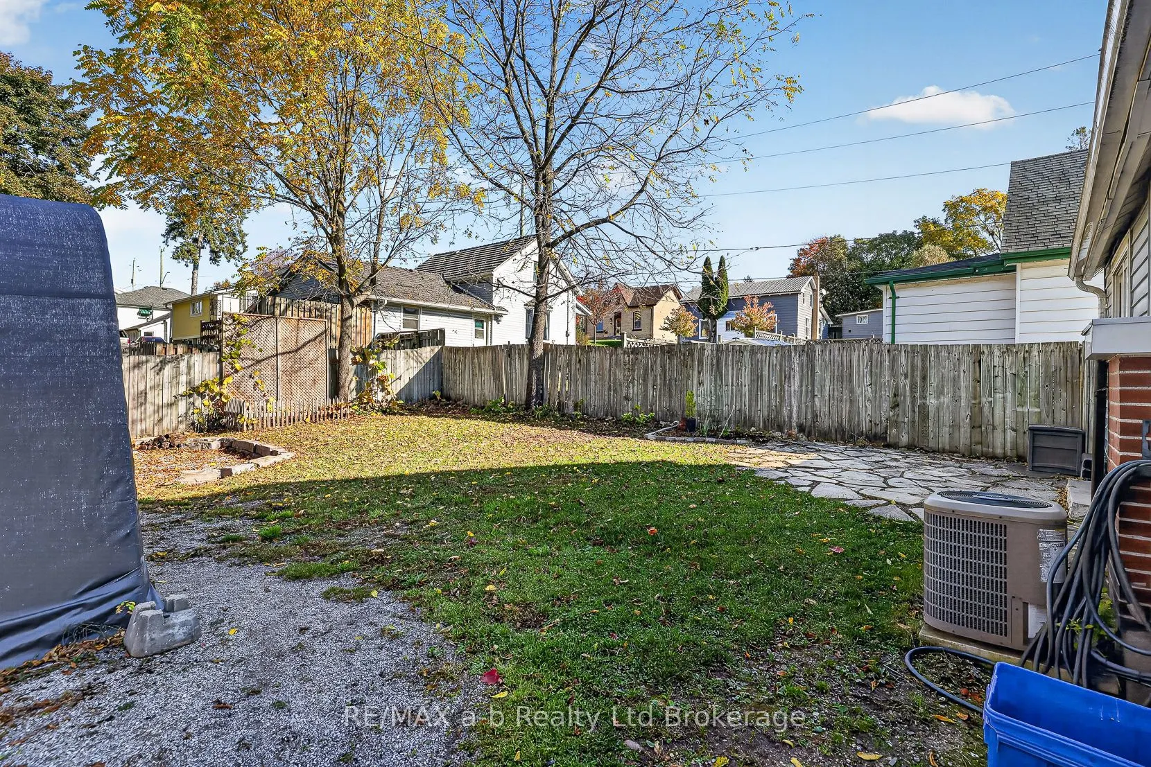 825 James Street