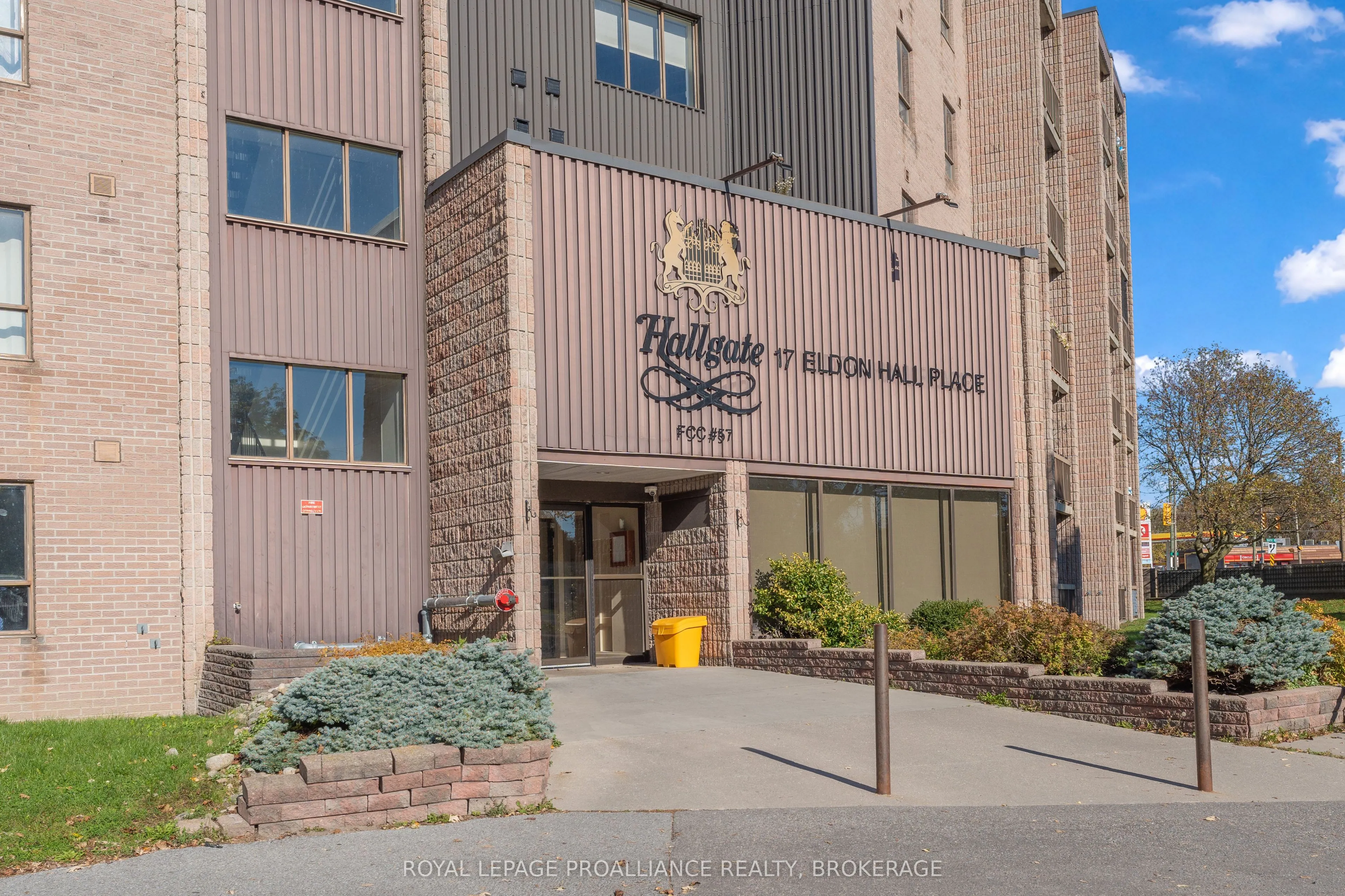 17 Eldon Hall Place #615