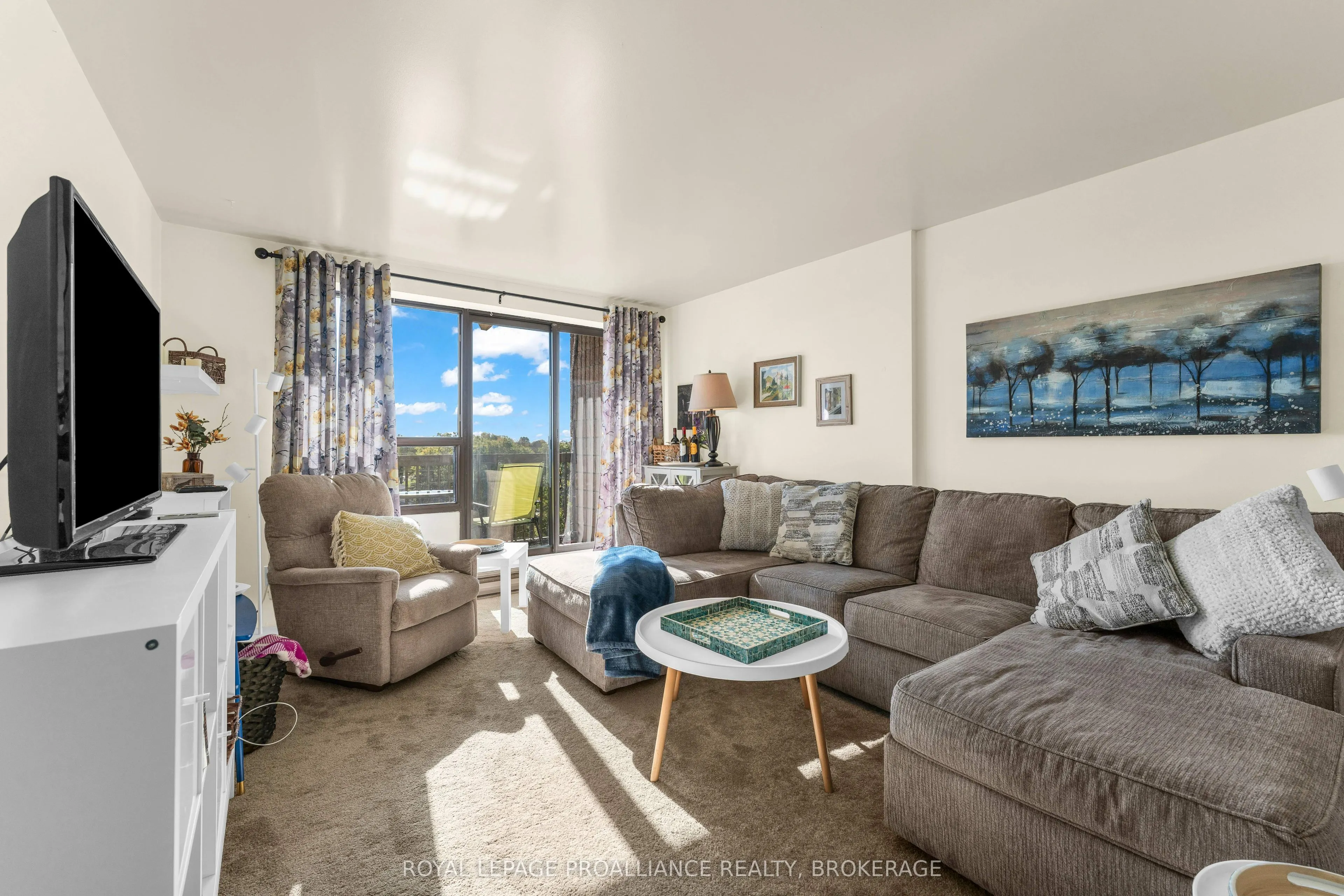 17 Eldon Hall Place #615