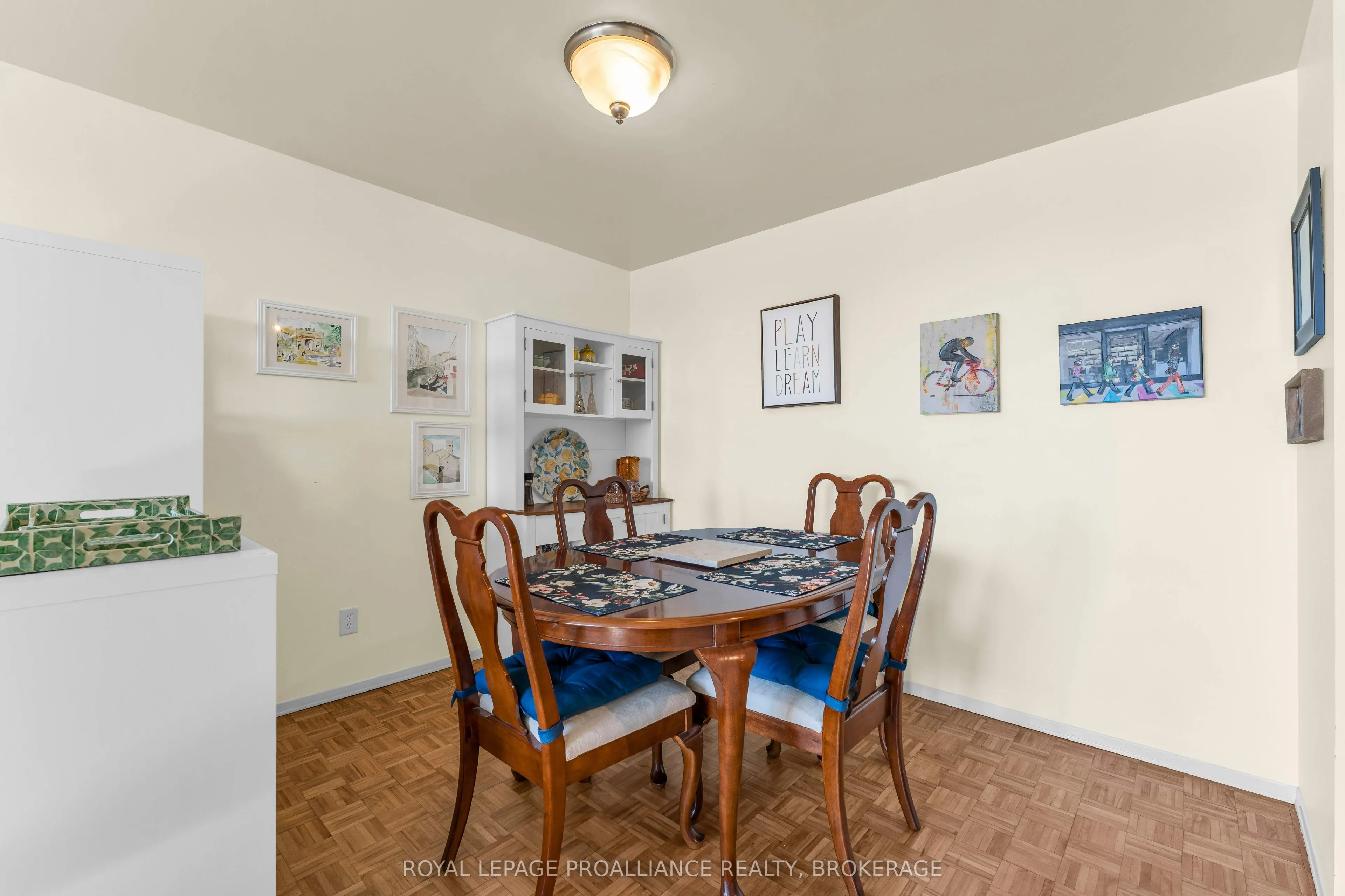 17 Eldon Hall Place #615