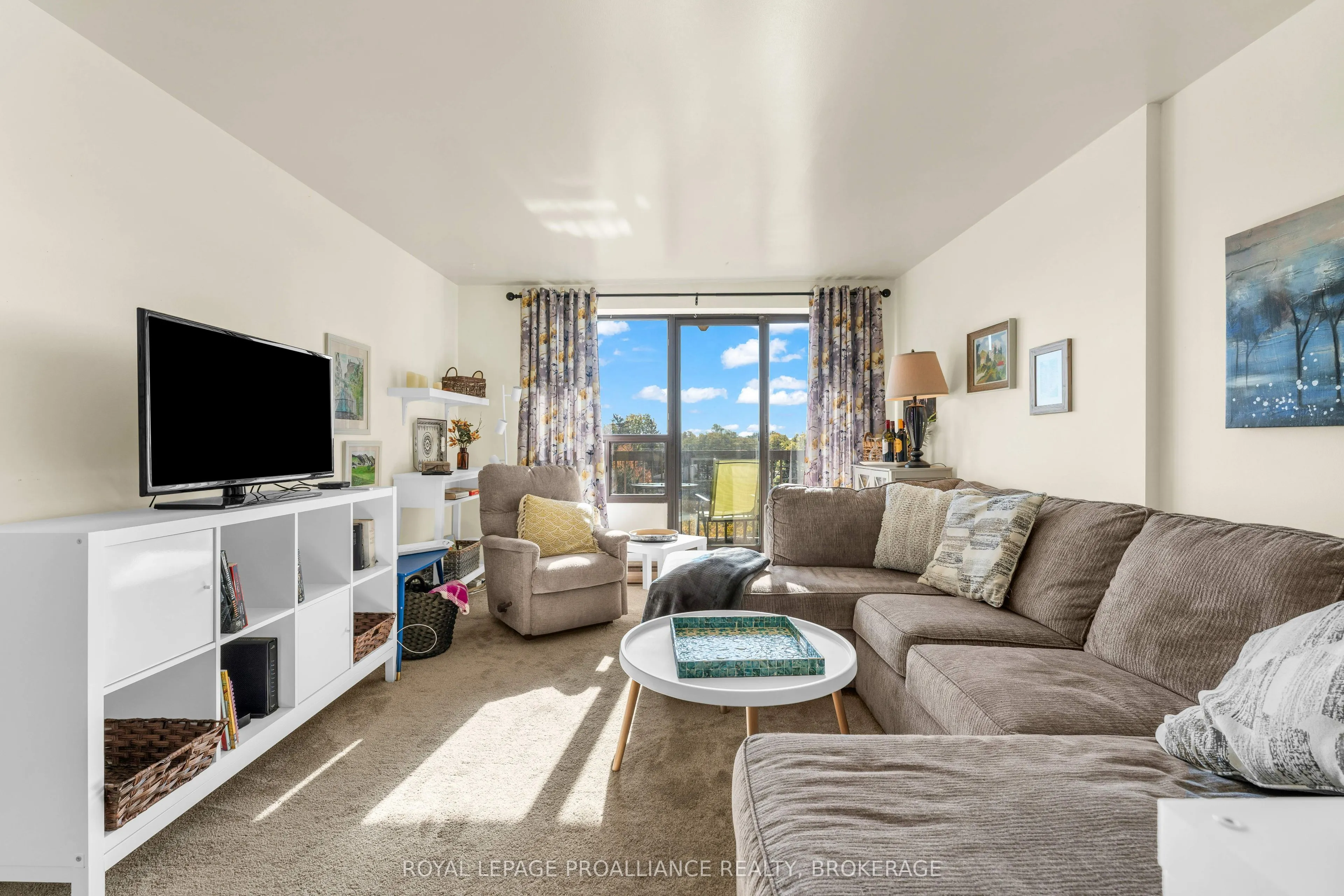 17 Eldon Hall Place #615