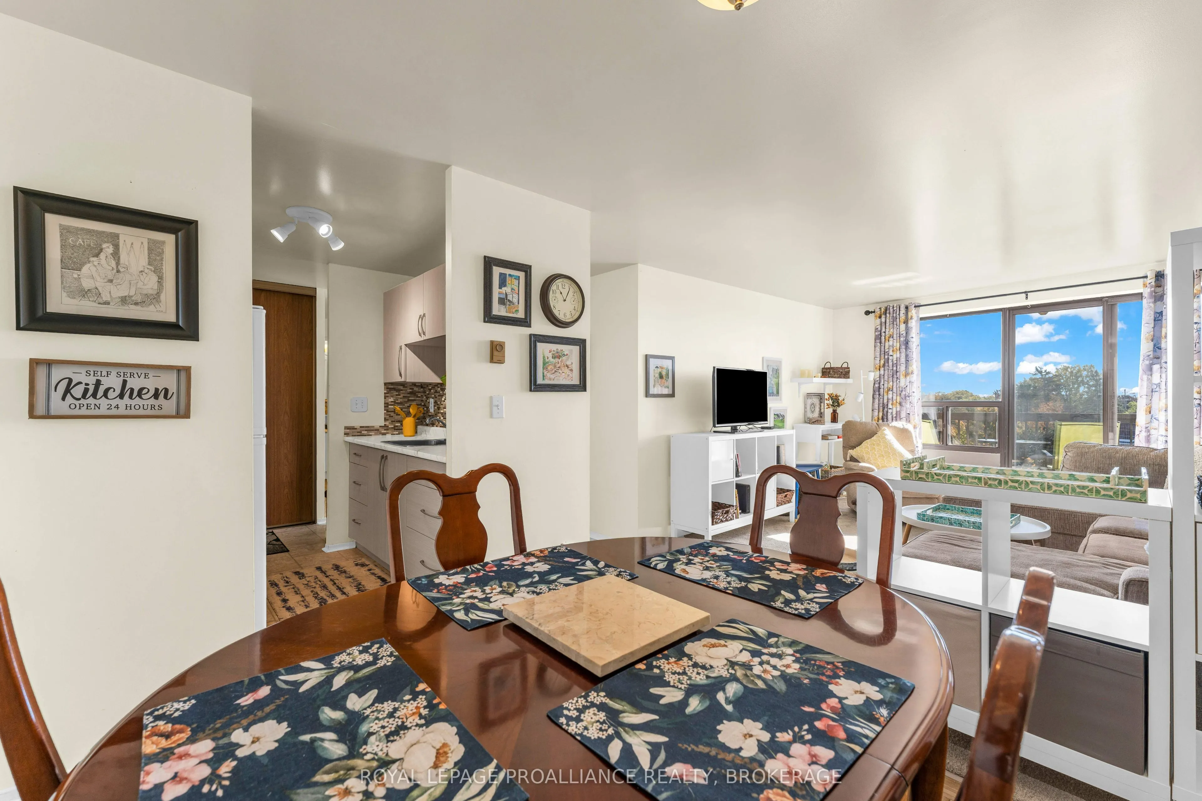 17 Eldon Hall Place #615