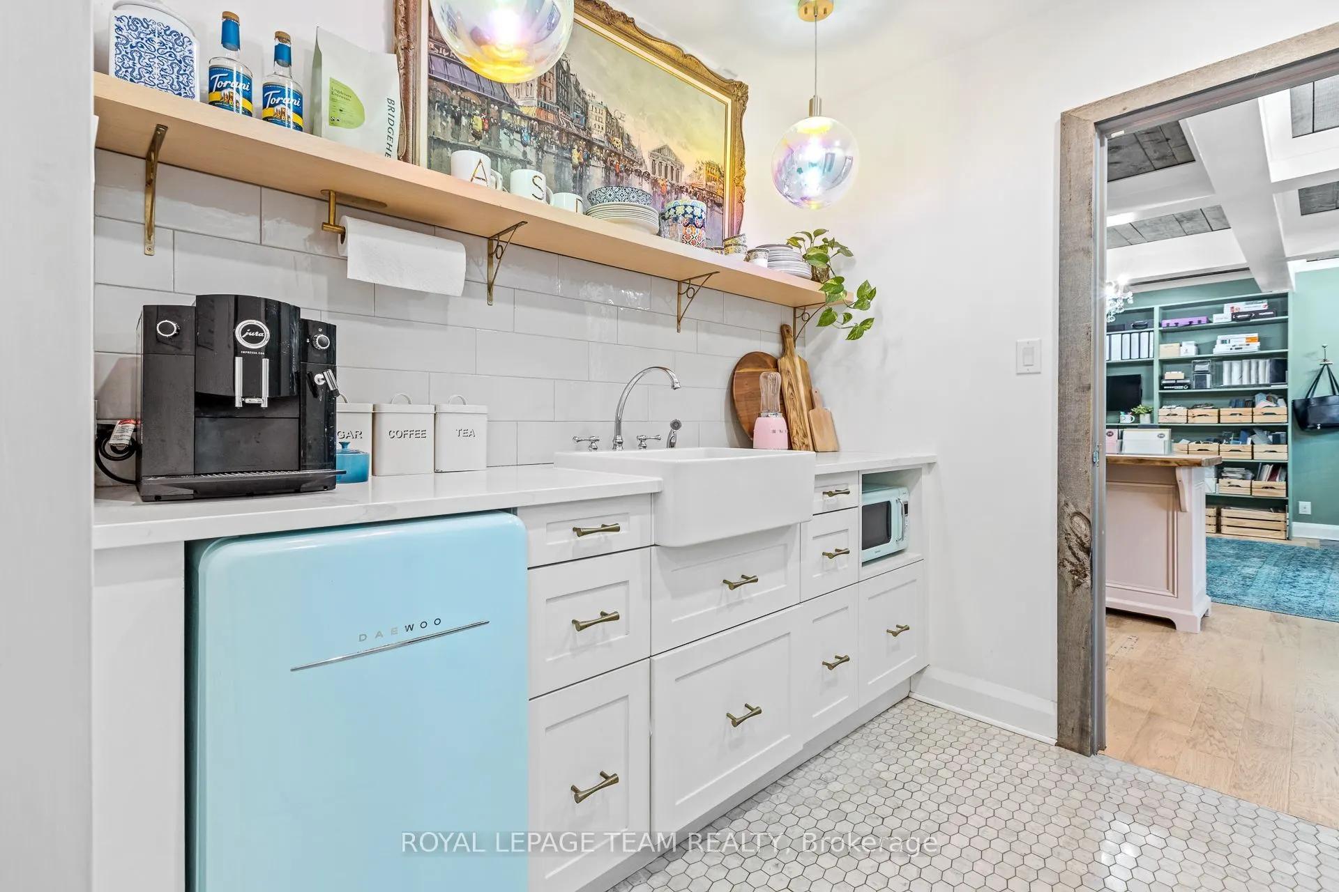84 Sherbrooke Avenue