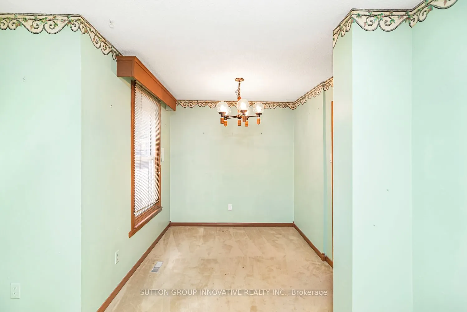 160 Birchcliffe Crescent