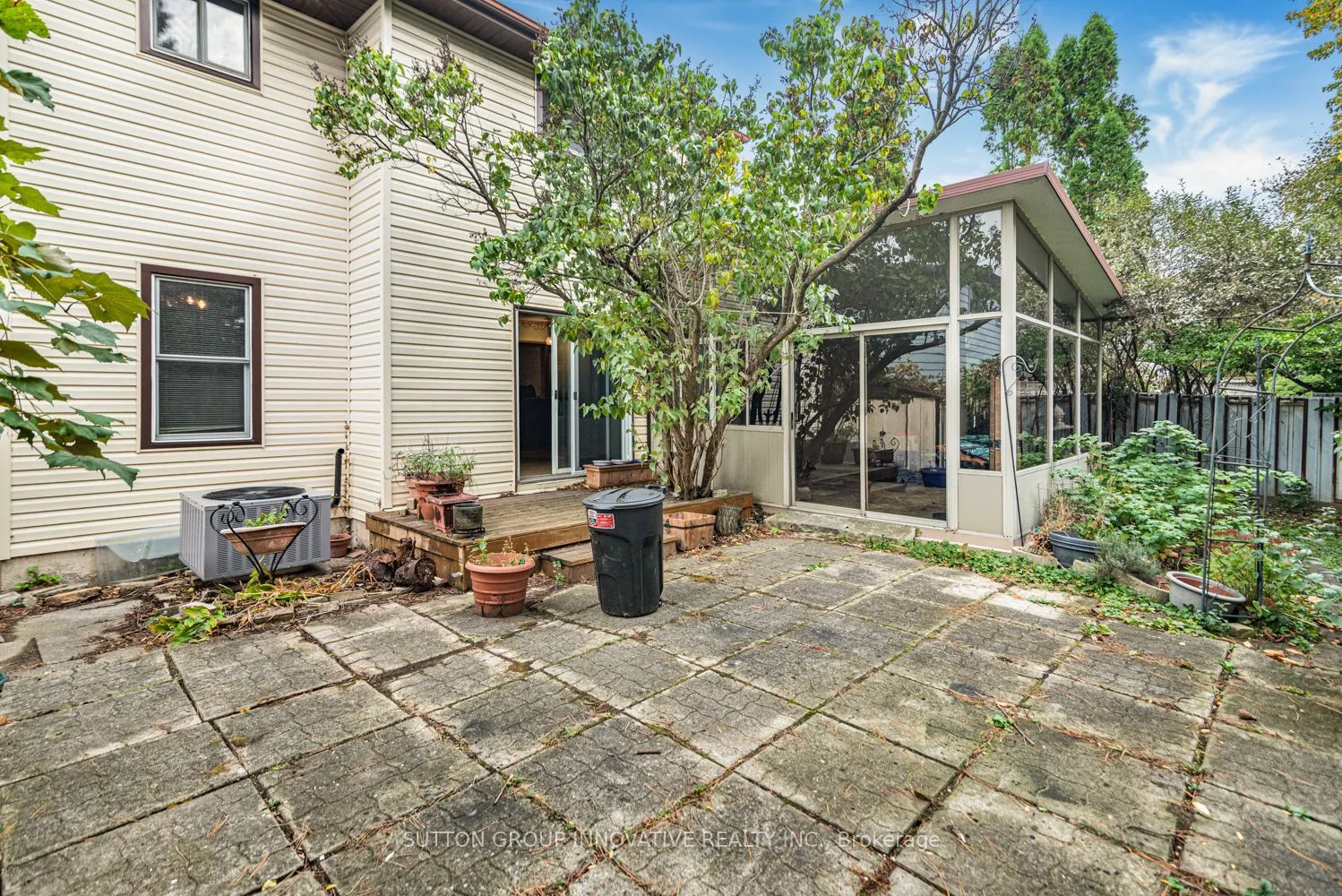 160 Birchcliffe Crescent