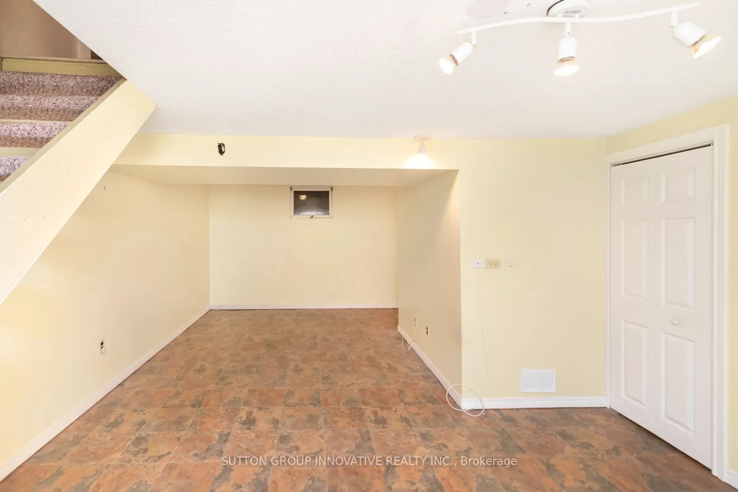 160 Birchcliffe Crescent