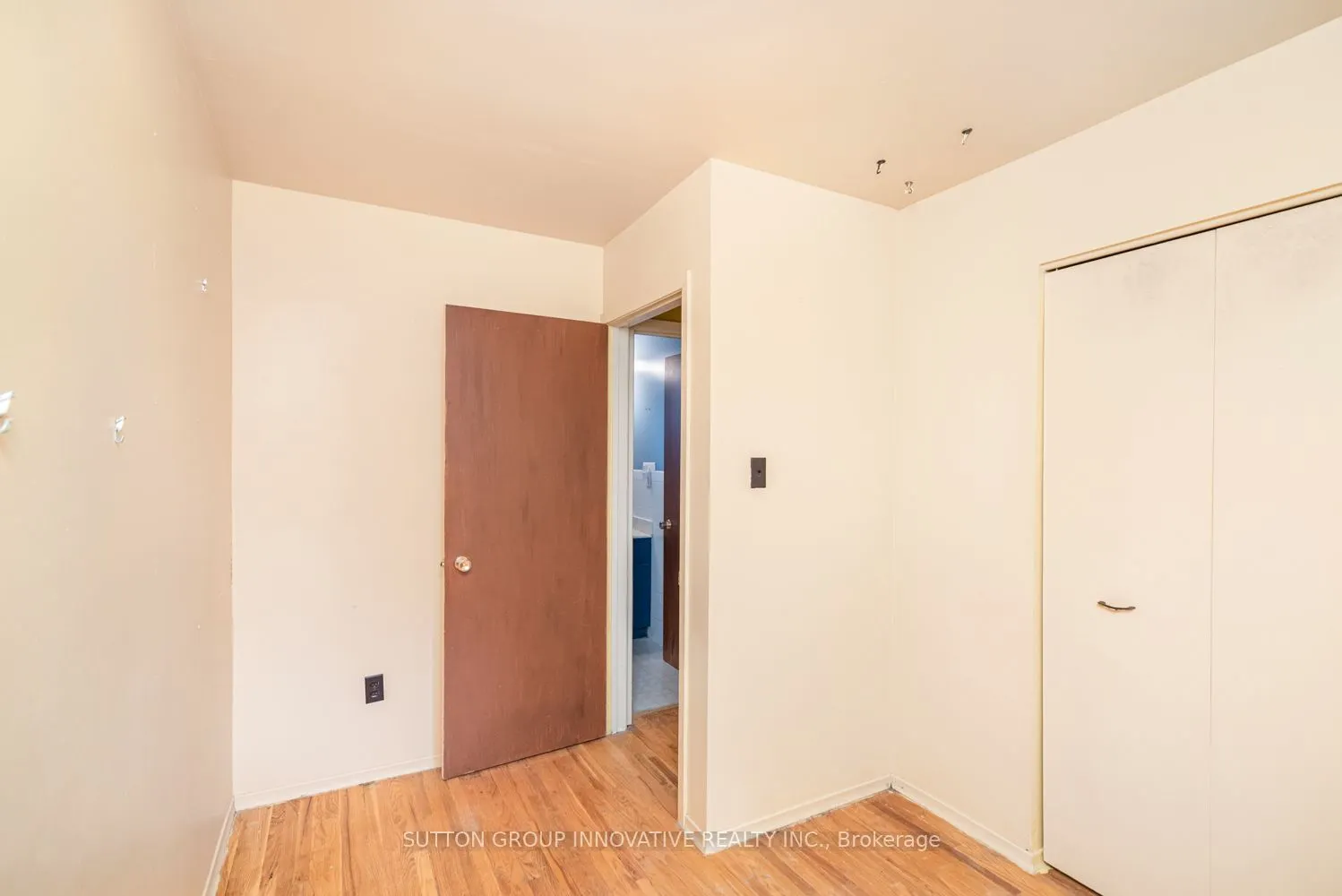 160 Birchcliffe Crescent