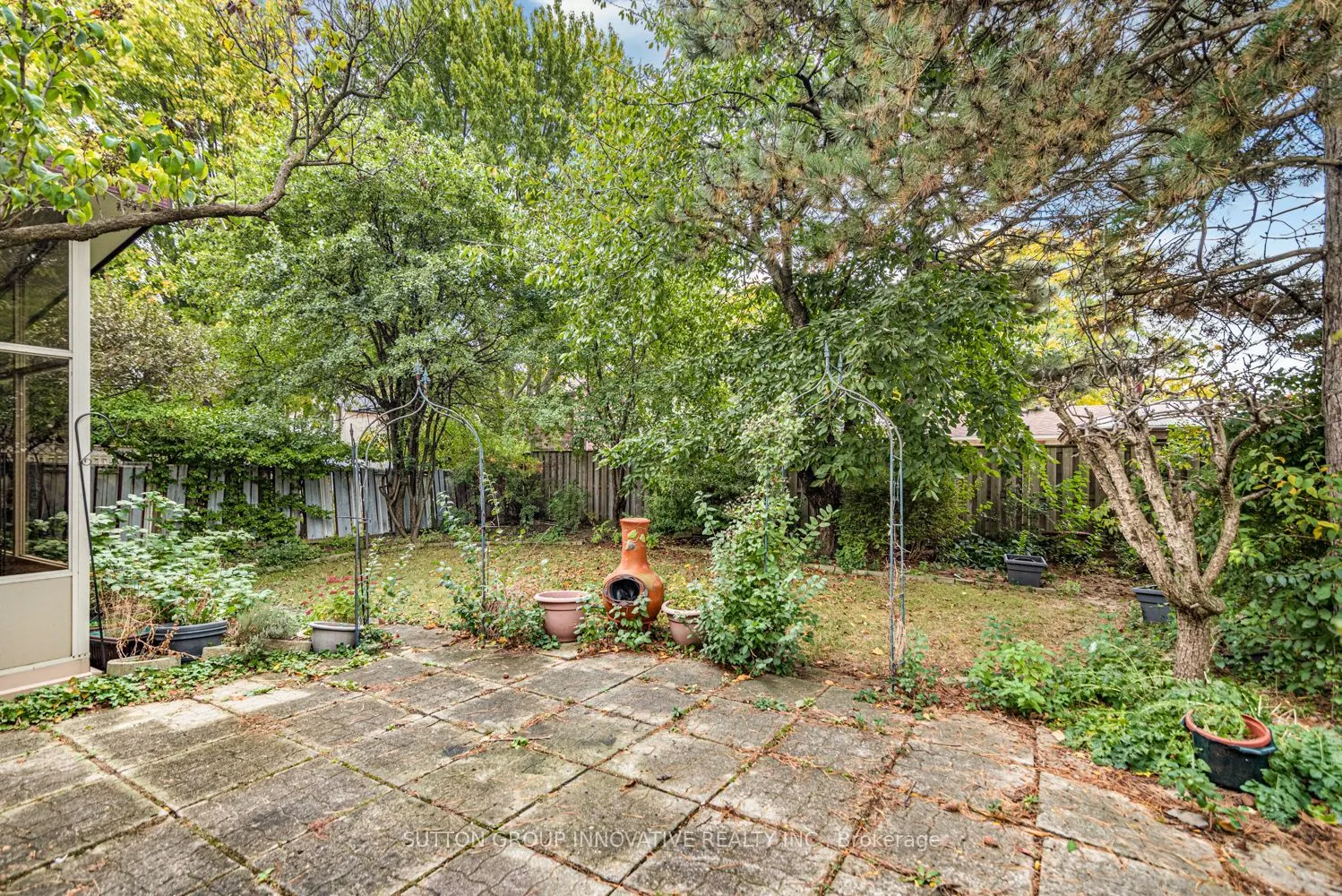 160 Birchcliffe Crescent