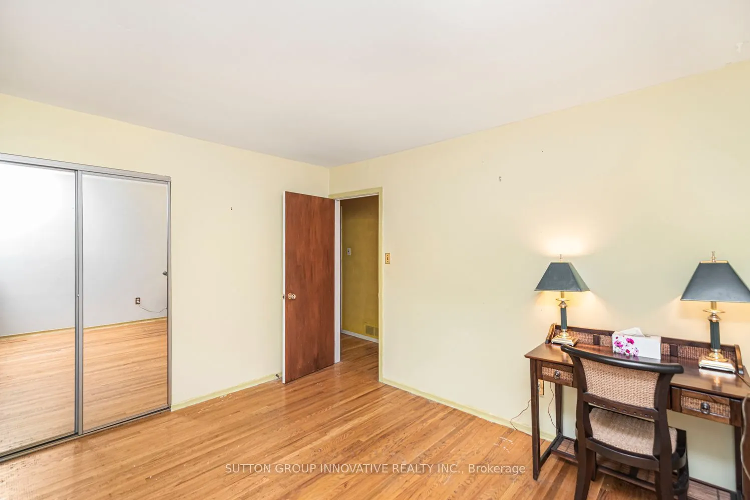 160 Birchcliffe Crescent