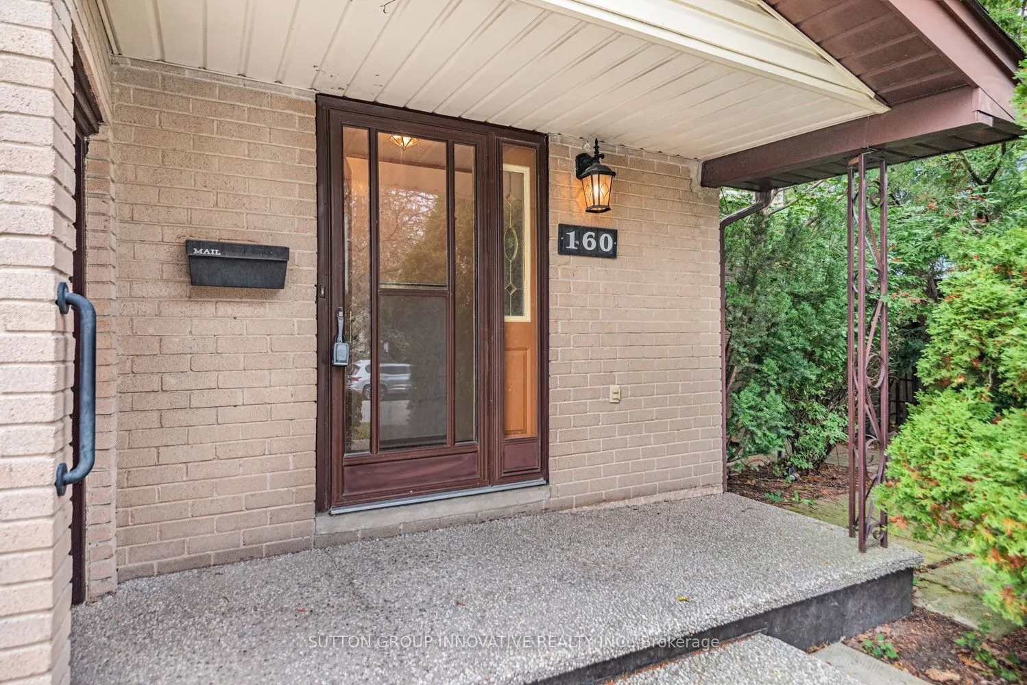 160 Birchcliffe Crescent