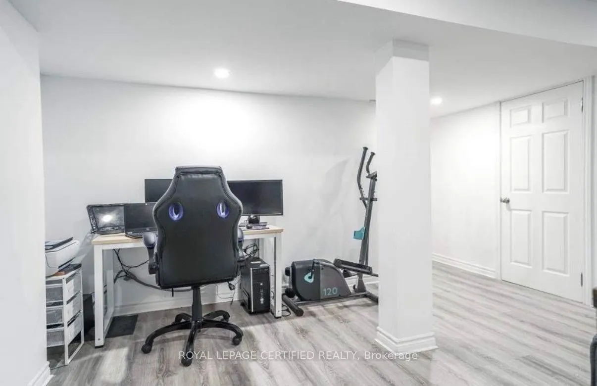 15 Cactus Crescent
