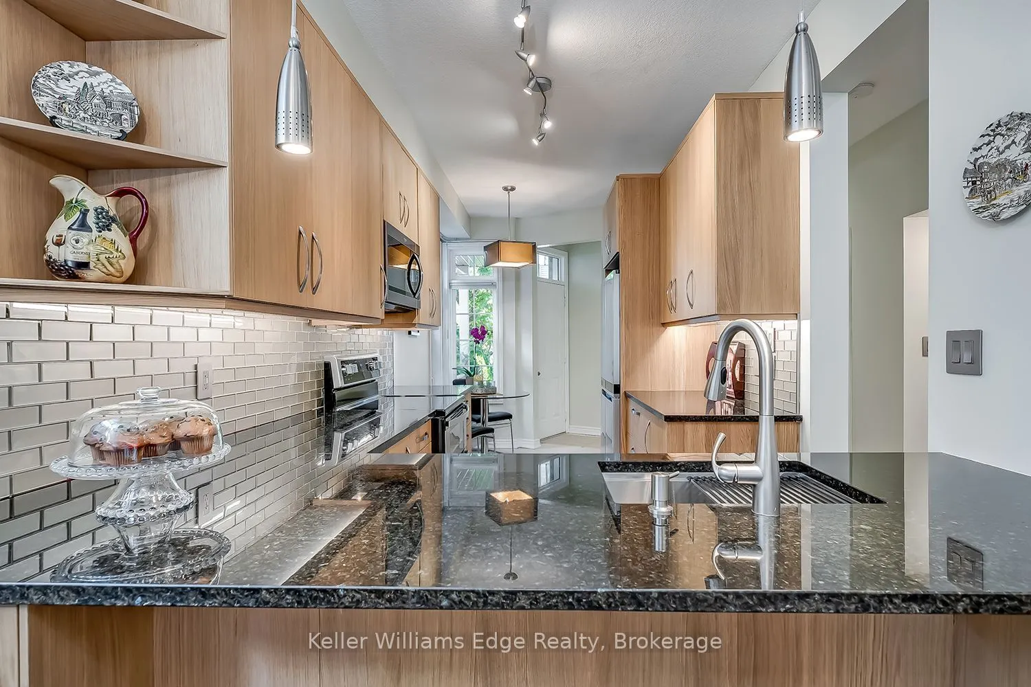 46 Sunnycroft Court W