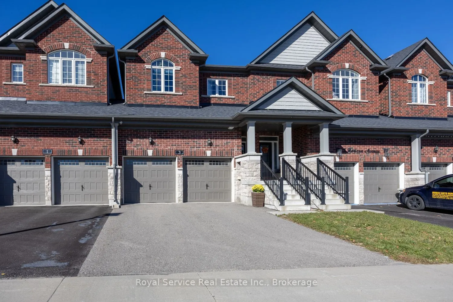 3 Horizon Avenue